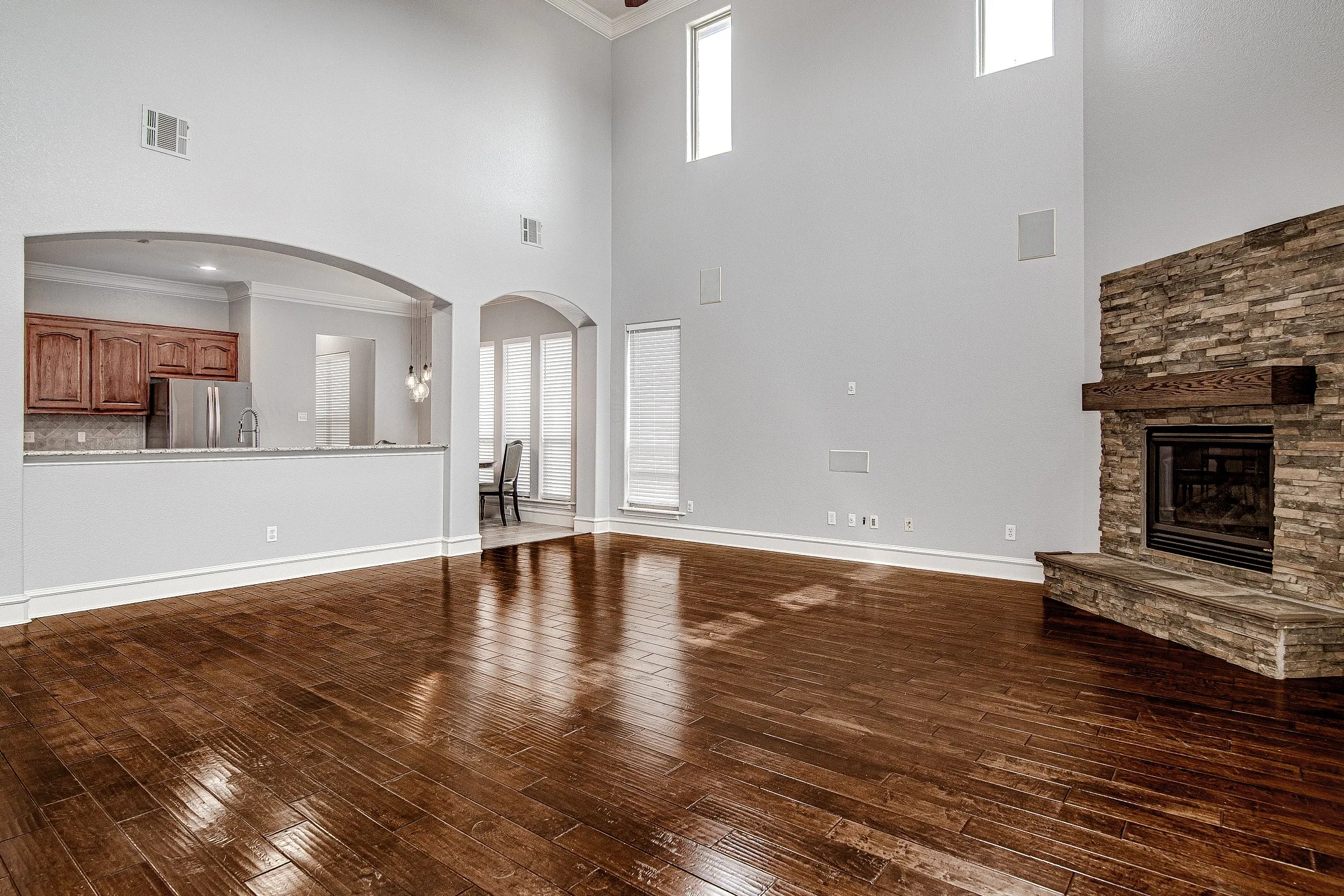 Single Family Residence For Rent in Tarrant County , 828 Thomas Crossing Drive, Fort Worth, Texas 76028, 4 Bedroom, 4 Bathroom, 3 Garage spaces, 4,287 Sqft, built in 2004, Price $4,000, mls#21317019, Real Estate Agent in Fort Worth, Homes For Rent in Tarrant county, Homes For Rent in Fort Worth, Realtor in Fort Worth Texas, Real Estate Brokerage Independent Realty Texas, Luminita Cordes Realtor