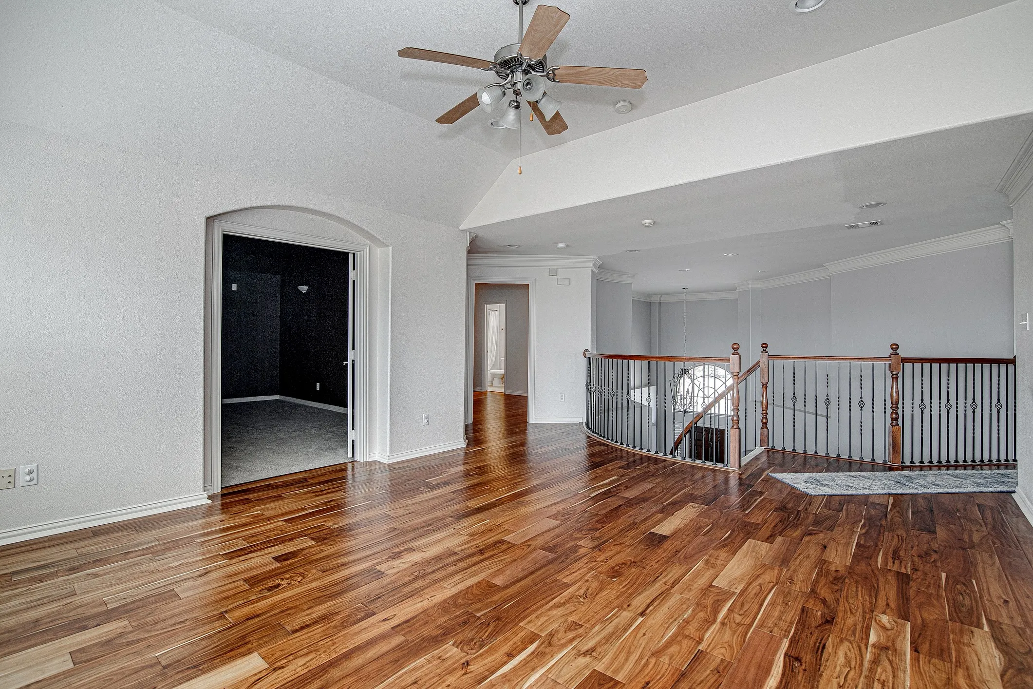 Single Family Residence For Rent in Tarrant County , 828 Thomas Crossing Drive, Fort Worth, Texas 76028, 4 Bedroom, 4 Bathroom, 3 Garage spaces, 4,287 Sqft, built in 2004, Price $4,000, mls#21317019, Real Estate Agent in Fort Worth, Homes For Rent in Tarrant county, Homes For Rent in Fort Worth, Realtor in Fort Worth Texas, Real Estate Brokerage Independent Realty Texas, Luminita Cordes Realtor