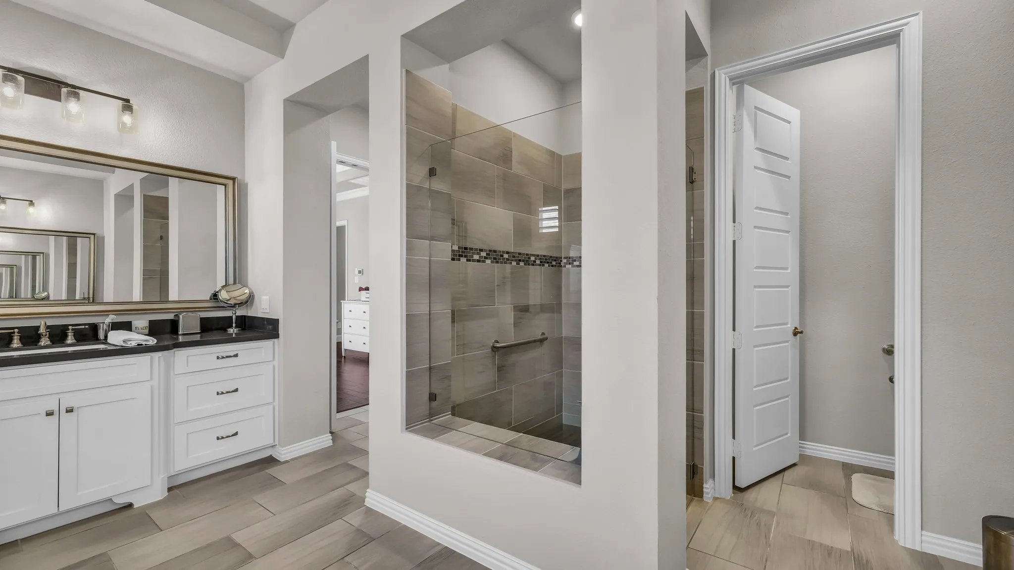 Single Family Residence For Sale in Parker County , 13908 Walsh Avenue, Fort Worth, Texas 76008, 3 Bedroom, 3 Bathroom, 2 Garage spaces, 2,991 Sqft, built in 2018, mls#21317021, Real Estate Agent in Fort Worth, Homes For Sale in Parker county, Homes For Sale in Fort Worth, Realtor in Fort Worth Texas, Real Estate Brokerage Independent Realty Texas, Luminita Cordes Realtor
