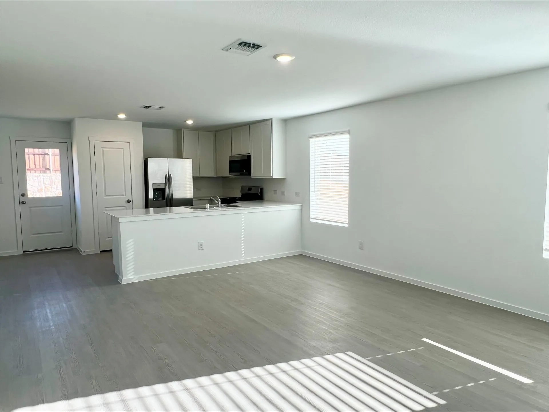 Single Family Residence For Sale in Grayson County , 402 Mc Nelly Lane, Sherman, Texas 75092, 3 Bedroom, 2 Bathroom, 2 Garage spaces, 1,302 Sqft, built in 2026, mls#21317022, Real Estate Agent in Sherman, Homes For Sale in Grayson county, Homes For Sale in Sherman, Realtor in Sherman Texas, Real Estate Brokerage Independent Realty Texas, Luminita Cordes Realtor