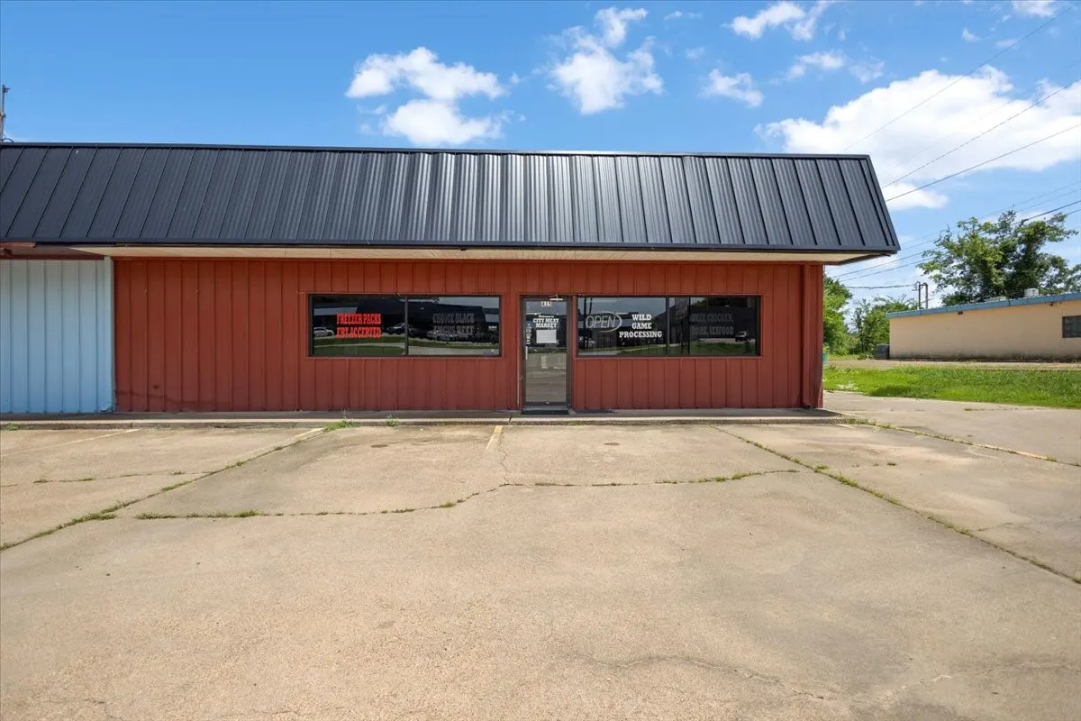 Business For Sale in Franklin (TX) County , 415 S Highway 37 S, Mount Vernon, Texas 75457, 0, 0, Garage spaces, 0 Sqft, built in 0, mls#21317027, Real Estate Agent in Mount Vernon, Homes For Sale in Franklin (TX) county, Homes For Sale in Mount Vernon, Realtor in Mount Vernon Texas, Real Estate Brokerage Independent Realty Texas, Luminita Cordes Realtor