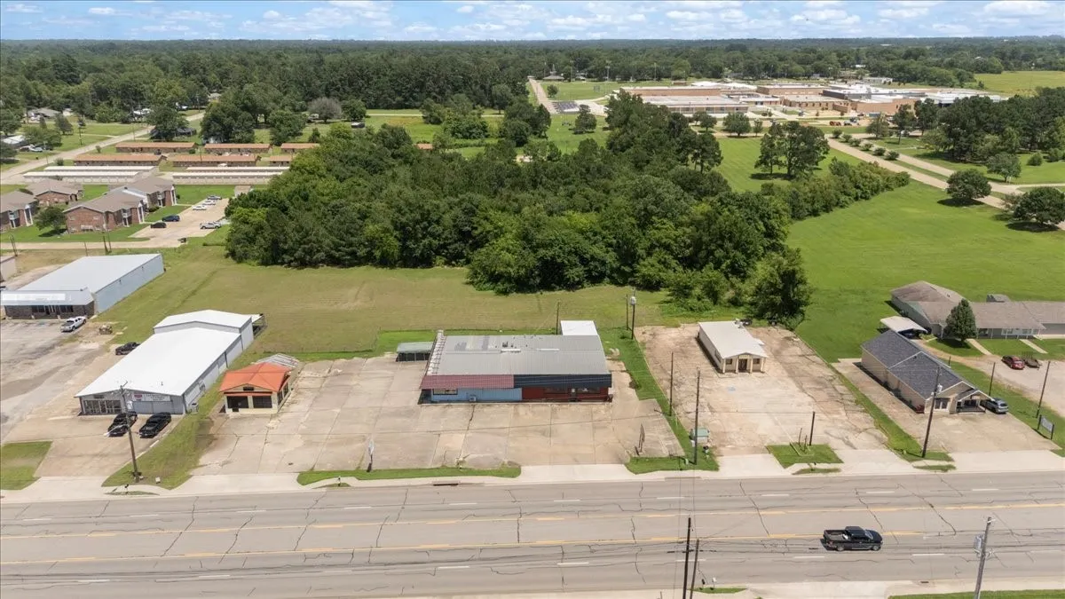 Business For Sale in Franklin (TX) County , 415 S Highway 37 S, Mount Vernon, Texas 75457, 0, 0, Garage spaces, 0 Sqft, built in 0, mls#21317027, Real Estate Agent in Mount Vernon, Homes For Sale in Franklin (TX) county, Homes For Sale in Mount Vernon, Realtor in Mount Vernon Texas, Real Estate Brokerage Independent Realty Texas, Luminita Cordes Realtor