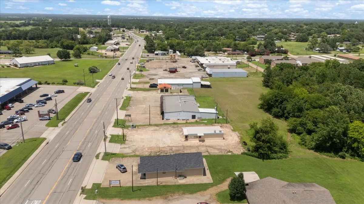 Business For Sale in Franklin (TX) County , 415 S Highway 37 S, Mount Vernon, Texas 75457, 0, 0, Garage spaces, 0 Sqft, built in 0, mls#21317027, Real Estate Agent in Mount Vernon, Homes For Sale in Franklin (TX) county, Homes For Sale in Mount Vernon, Realtor in Mount Vernon Texas, Real Estate Brokerage Independent Realty Texas, Luminita Cordes Realtor