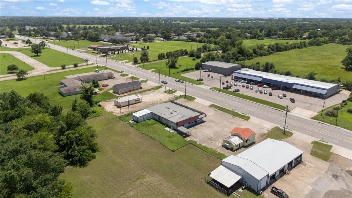 Business For Sale in Franklin (TX) County , 415 S Highway 37 S, Mount Vernon, Texas 75457, 0, 0, Garage spaces, 0 Sqft, built in 0, mls#21317027, Real Estate Agent in Mount Vernon, Homes For Sale in Franklin (TX) county, Homes For Sale in Mount Vernon, Realtor in Mount Vernon Texas, Real Estate Brokerage Independent Realty Texas, Luminita Cordes Realtor
