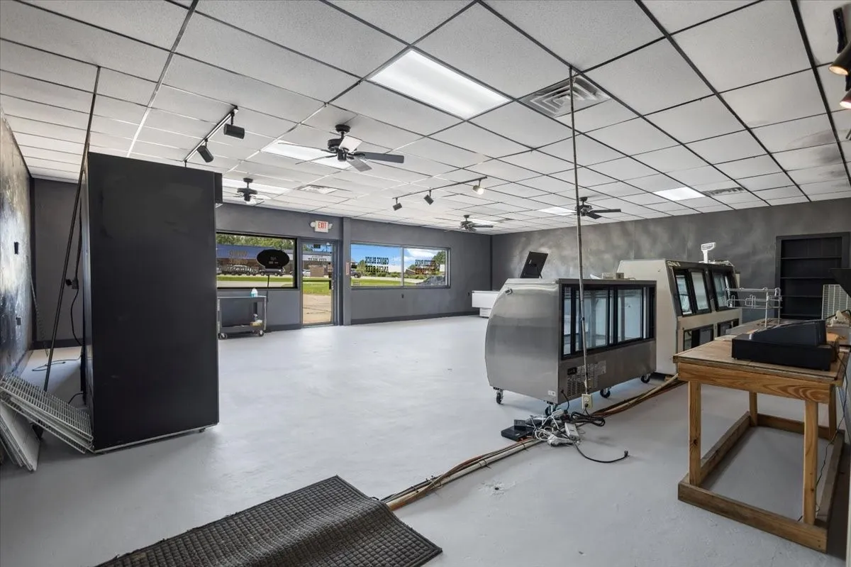 Business For Sale in Franklin (TX) County , 415 S Highway 37 S, Mount Vernon, Texas 75457, 0, 0, Garage spaces, 0 Sqft, built in 0, mls#21317027, Real Estate Agent in Mount Vernon, Homes For Sale in Franklin (TX) county, Homes For Sale in Mount Vernon, Realtor in Mount Vernon Texas, Real Estate Brokerage Independent Realty Texas, Luminita Cordes Realtor