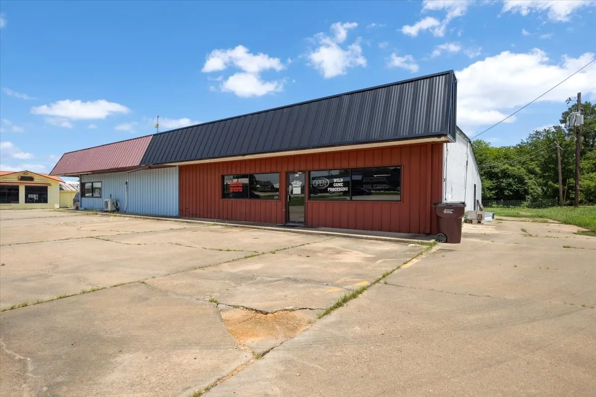 Business For Sale in Franklin (TX) County , 415 S Highway 37 S, Mount Vernon, Texas 75457, 0, 0, Garage spaces, 0 Sqft, built in 0, mls#21317027, Real Estate Agent in Mount Vernon, Homes For Sale in Franklin (TX) county, Homes For Sale in Mount Vernon, Realtor in Mount Vernon Texas, Real Estate Brokerage Independent Realty Texas, Luminita Cordes Realtor