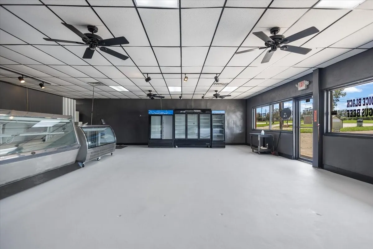 Business For Sale in Franklin (TX) County , 415 S Highway 37 S, Mount Vernon, Texas 75457, 0, 0, Garage spaces, 0 Sqft, built in 0, mls#21317027, Real Estate Agent in Mount Vernon, Homes For Sale in Franklin (TX) county, Homes For Sale in Mount Vernon, Realtor in Mount Vernon Texas, Real Estate Brokerage Independent Realty Texas, Luminita Cordes Realtor