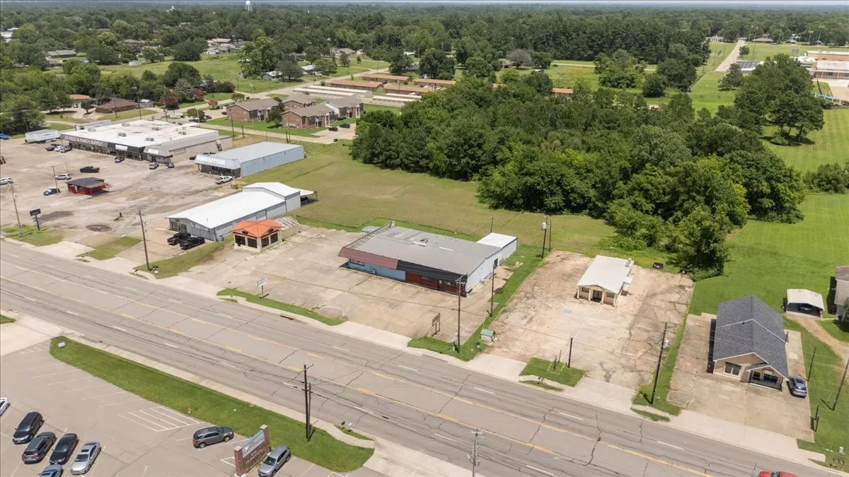 Business For Sale in Franklin (TX) County , 415 S Highway 37 S, Mount Vernon, Texas 75457, 0, 0, Garage spaces, 0 Sqft, built in 0, mls#21317027, Real Estate Agent in Mount Vernon, Homes For Sale in Franklin (TX) county, Homes For Sale in Mount Vernon, Realtor in Mount Vernon Texas, Real Estate Brokerage Independent Realty Texas, Luminita Cordes Realtor