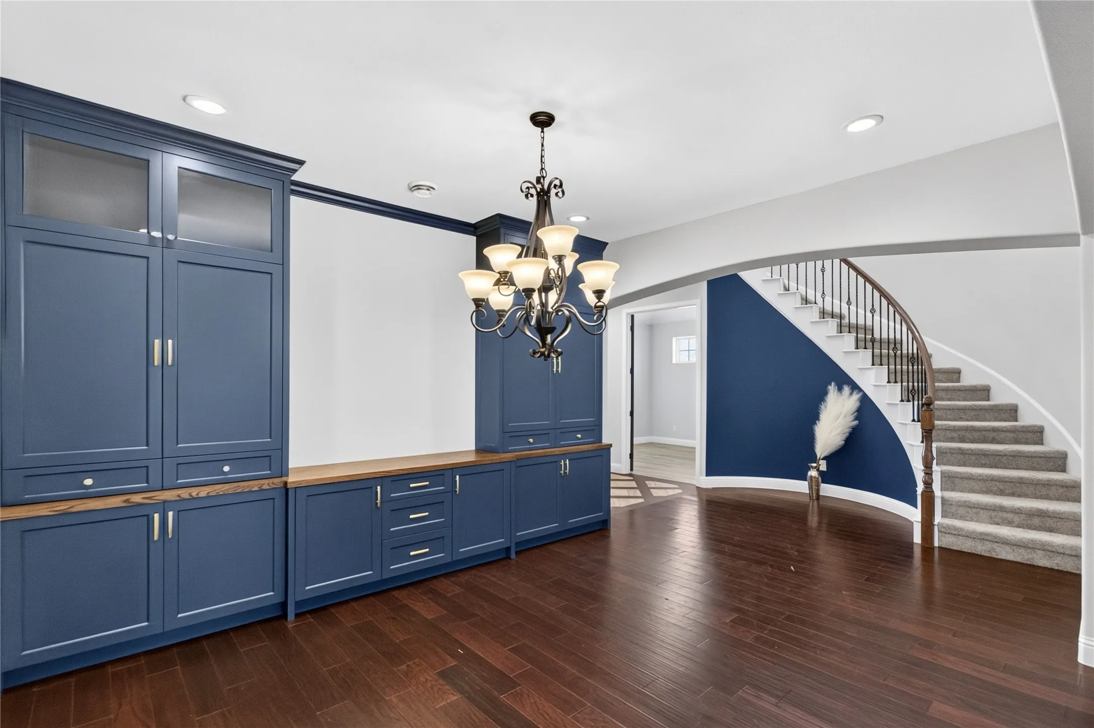 Single Family Residence For Sale in Dallas County , 1618 Pebble Beach Lane, Cedar Hill, Texas 75104, 4 Bedroom, 4 Bathroom, 3 Garage spaces, 4,327 Sqft, built in 2018, mls#21317039, Real Estate Agent in Cedar Hill, Homes For Sale in Dallas county, Homes For Sale in Cedar Hill, Realtor in Cedar Hill Texas, Real Estate Brokerage Independent Realty Texas, Luminita Cordes Realtor