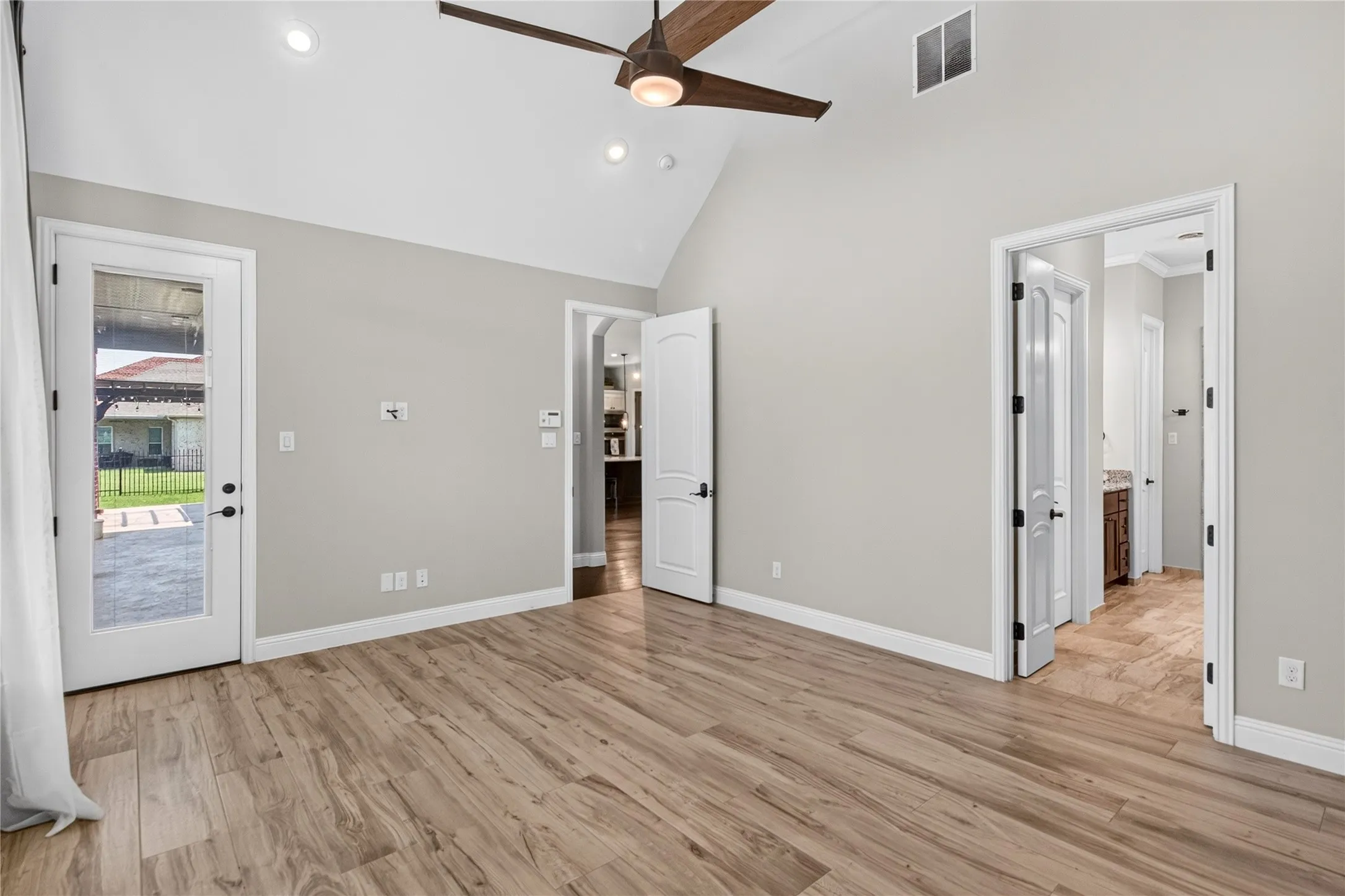 Single Family Residence For Sale in Dallas County , 1618 Pebble Beach Lane, Cedar Hill, Texas 75104, 4 Bedroom, 4 Bathroom, 3 Garage spaces, 4,327 Sqft, built in 2018, mls#21317039, Real Estate Agent in Cedar Hill, Homes For Sale in Dallas county, Homes For Sale in Cedar Hill, Realtor in Cedar Hill Texas, Real Estate Brokerage Independent Realty Texas, Luminita Cordes Realtor