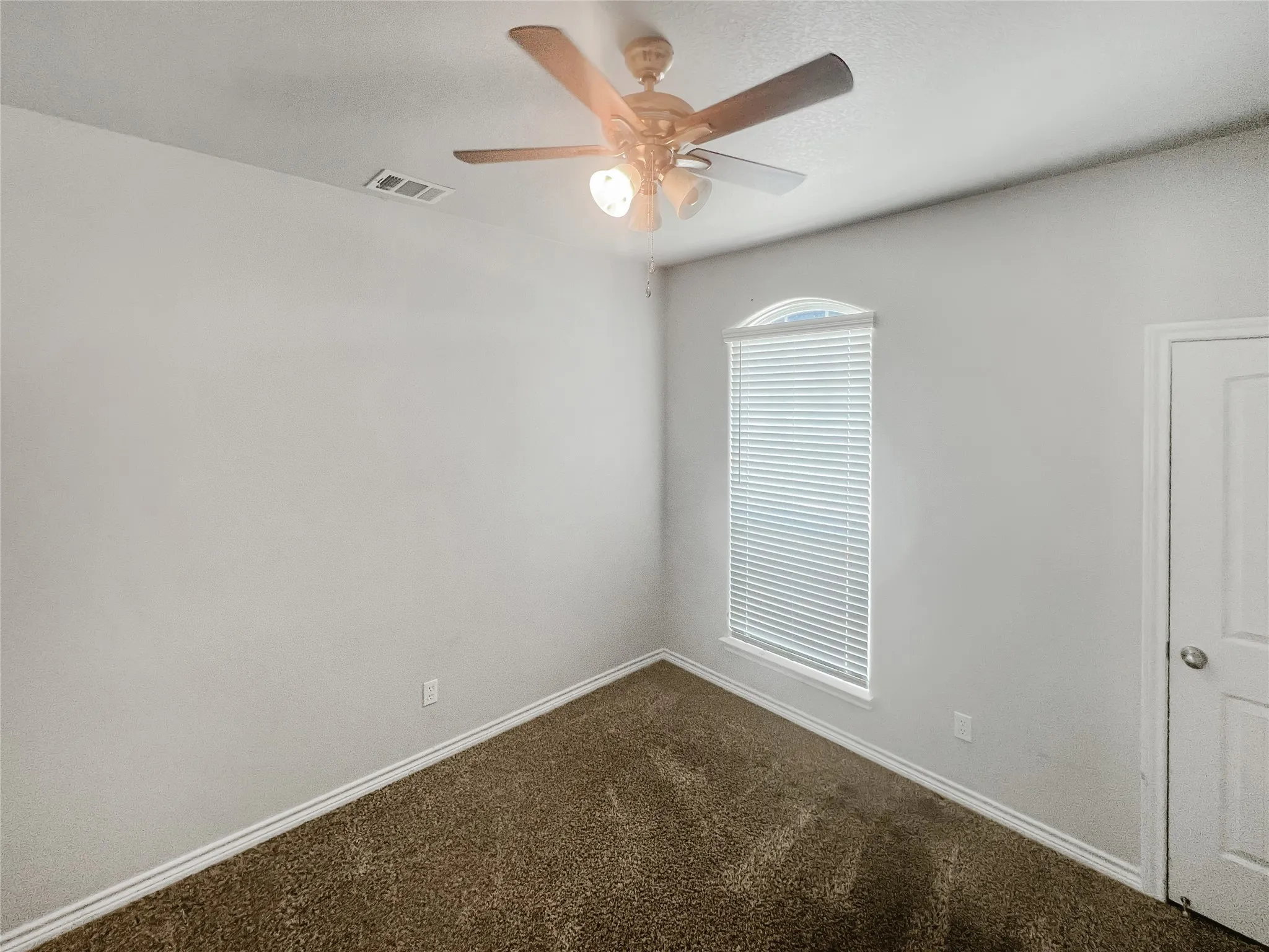 Neutral tone wall paint
