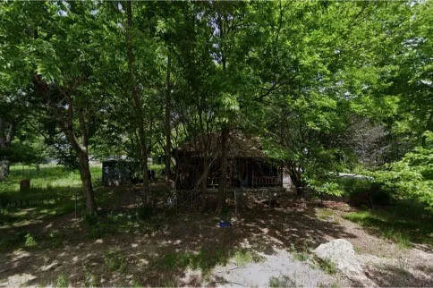 Single Family Residence For Sale in Grayson County , 101 Munson Street, Bells, Texas 75414, 2 Bedrooms, 1 Bathroom, Garage spaces, 896 Sqft, built in 1930, Price $39,900, mls#21317043, Real Estate Agent in Bells, Homes For Sale in Grayson county, Homes For Sale in Bells, Realtor in Bells Texas, Real Estate Brokerage Independent Realty Texas, Luminita Cordes Realtor
