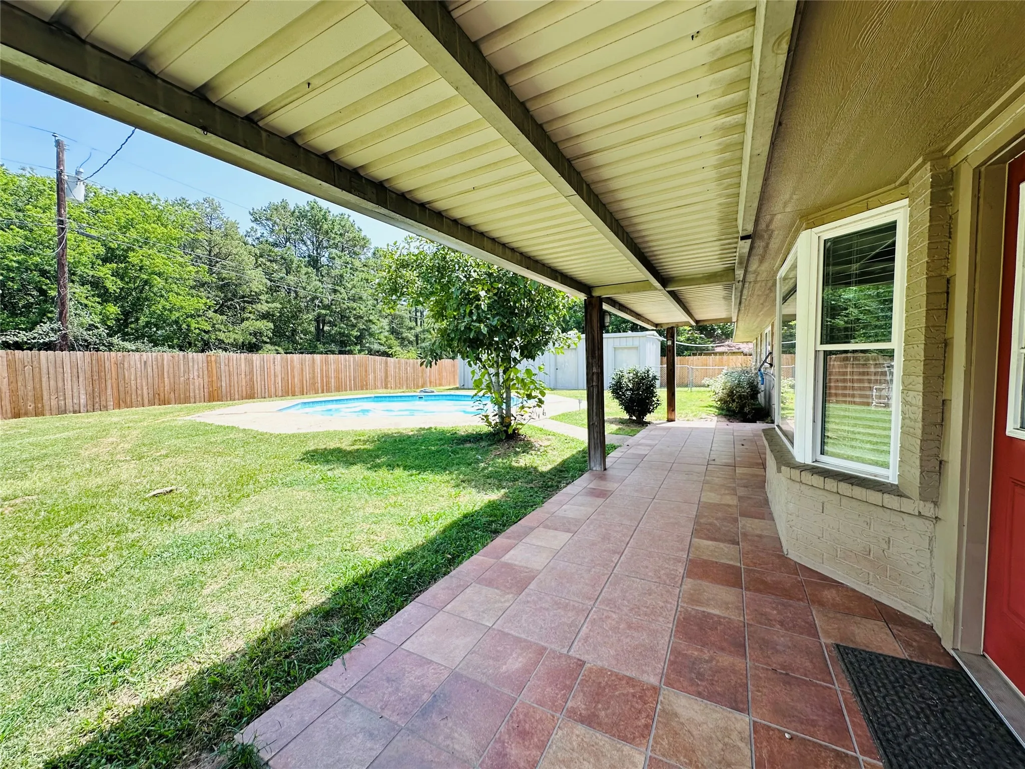 Single Family Residence For Sale in Henderson County , 3307 Bogota Street, Athens, Texas 75752, 3 Bedrooms, 2 Bathrooms, 2 Garage spaces, 1,720 Sqft, built in 1978, Price $274,500, mls#21317048, Real Estate Agent in Athens, Homes For Sale in Henderson county, Homes For Sale in Athens, Realtor in Athens Texas, Real Estate Brokerage Independent Realty Texas, Luminita Cordes Realtor