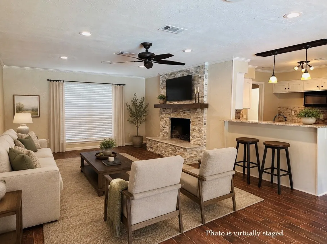 Single Family Residence For Sale in Henderson County , 3307 Bogota Street, Athens, Texas 75752, 3 Bedrooms, 2 Bathrooms, 2 Garage spaces, 1,720 Sqft, built in 1978, Price $274,500, mls#21317048, Real Estate Agent in Athens, Homes For Sale in Henderson county, Homes For Sale in Athens, Realtor in Athens Texas, Real Estate Brokerage Independent Realty Texas, Luminita Cordes Realtor
