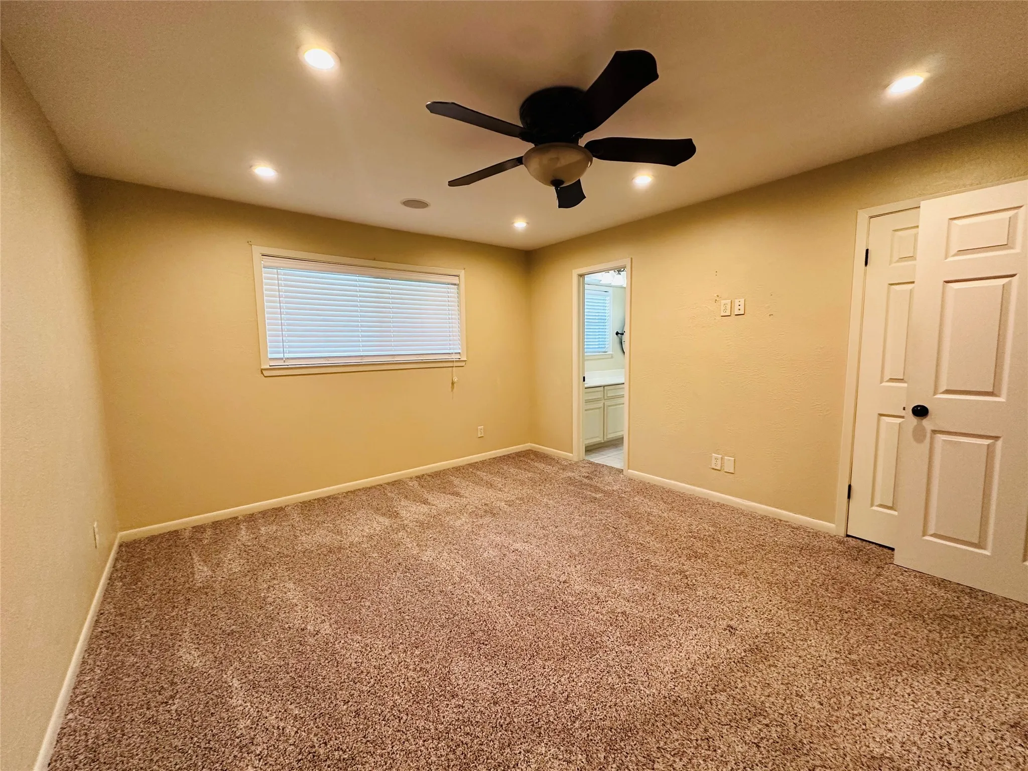Single Family Residence For Sale in Henderson County , 3307 Bogota Street, Athens, Texas 75752, 3 Bedrooms, 2 Bathrooms, 2 Garage spaces, 1,720 Sqft, built in 1978, Price $274,500, mls#21317048, Real Estate Agent in Athens, Homes For Sale in Henderson county, Homes For Sale in Athens, Realtor in Athens Texas, Real Estate Brokerage Independent Realty Texas, Luminita Cordes Realtor