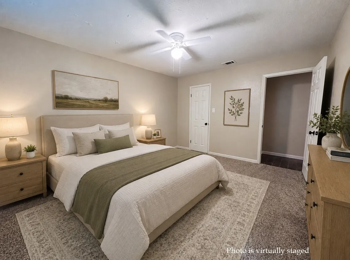 Single Family Residence For Sale in Henderson County , 3307 Bogota Street, Athens, Texas 75752, 3 Bedrooms, 2 Bathrooms, 2 Garage spaces, 1,720 Sqft, built in 1978, Price $274,500, mls#21317048, Real Estate Agent in Athens, Homes For Sale in Henderson county, Homes For Sale in Athens, Realtor in Athens Texas, Real Estate Brokerage Independent Realty Texas, Luminita Cordes Realtor