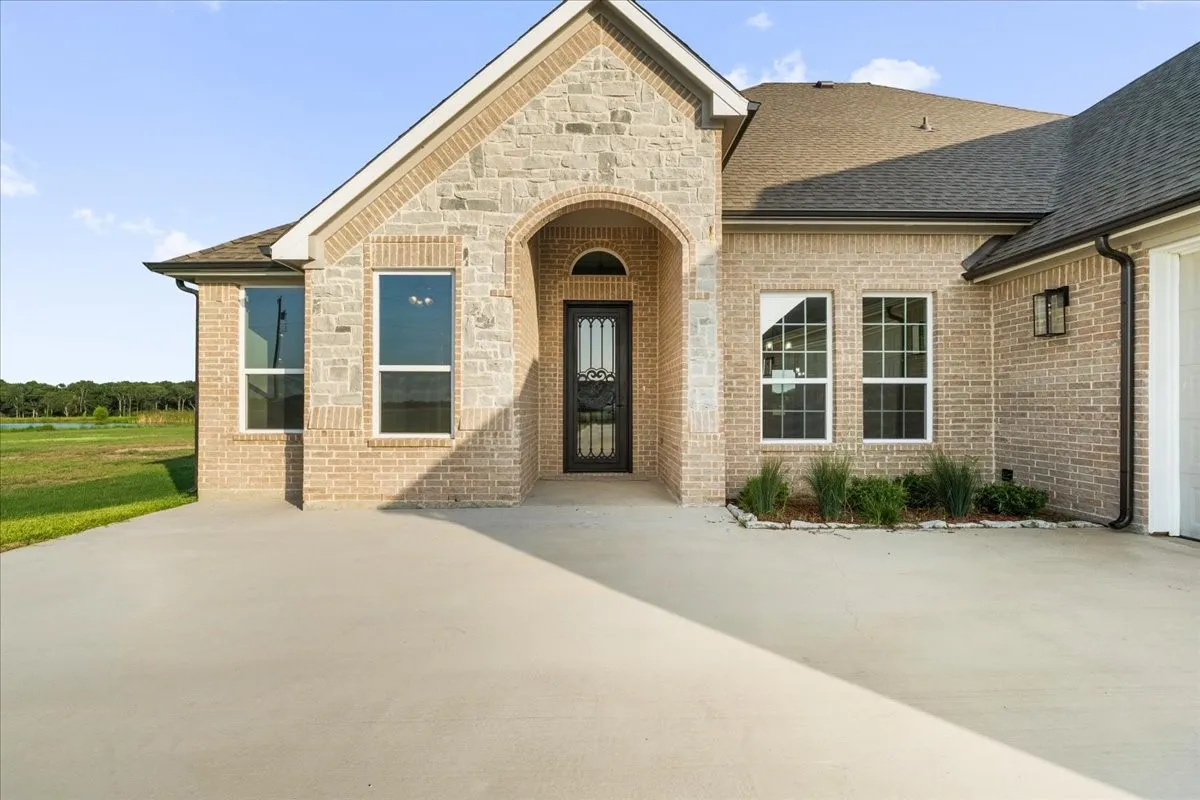 Single Family Residence For Sale in Navarro County , 1052 Grison Circle, Corsicana, Texas 75109, 4 Bedroom, 3 Bathroom, 2 Garage spaces, 3,300 Sqft, built in 2025, mls#21315918, Real Estate Agent in Corsicana, Homes For Sale in Navarro county, Homes For Sale in Corsicana, Realtor in Corsicana Texas, Real Estate Brokerage Independent Realty Texas, Luminita Cordes Realtor