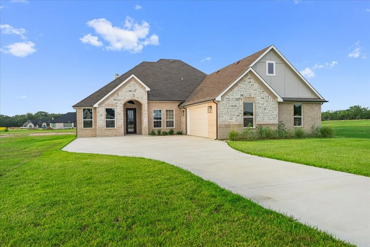 Single Family Residence For Sale in Navarro County , 1052 Grison Circle, Corsicana, Texas 75109, 4 Bedroom, 3 Bathroom, 2 Garage spaces, 3,300 Sqft, built in 2025, mls#21315918, Real Estate Agent in Corsicana, Homes For Sale in Navarro county, Homes For Sale in Corsicana, Realtor in Corsicana Texas, Real Estate Brokerage Independent Realty Texas, Luminita Cordes Realtor