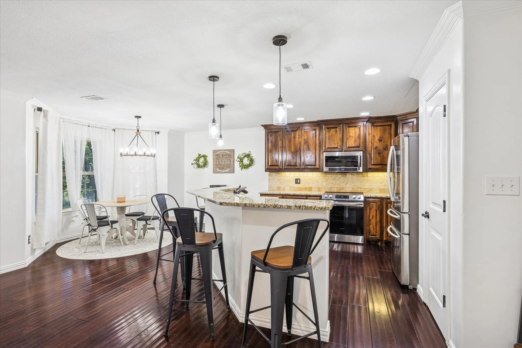 Single Family Residence For Sale in Parker County , 3390 Zion Hill Road, Weatherford, Texas 76088, 5 Bedroom, 4 Bathroom, 2 Garage spaces, 3,440 Sqft, built in 2014, mls#21316932, Real Estate Agent in Weatherford, Homes For Sale in Parker county, Homes For Sale in Weatherford, Realtor in Weatherford Texas, Real Estate Brokerage Independent Realty Texas, Luminita Cordes Realtor
