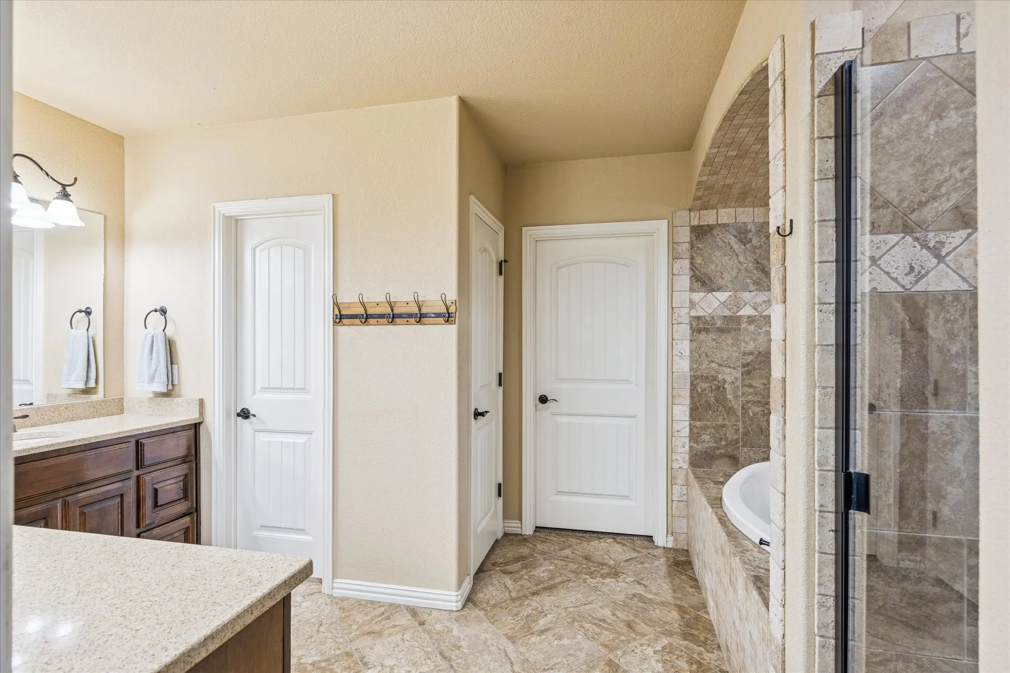 Single Family Residence For Sale in Parker County , 3390 Zion Hill Road, Weatherford, Texas 76088, 5 Bedroom, 4 Bathroom, 2 Garage spaces, 3,440 Sqft, built in 2014, mls#21316932, Real Estate Agent in Weatherford, Homes For Sale in Parker county, Homes For Sale in Weatherford, Realtor in Weatherford Texas, Real Estate Brokerage Independent Realty Texas, Luminita Cordes Realtor