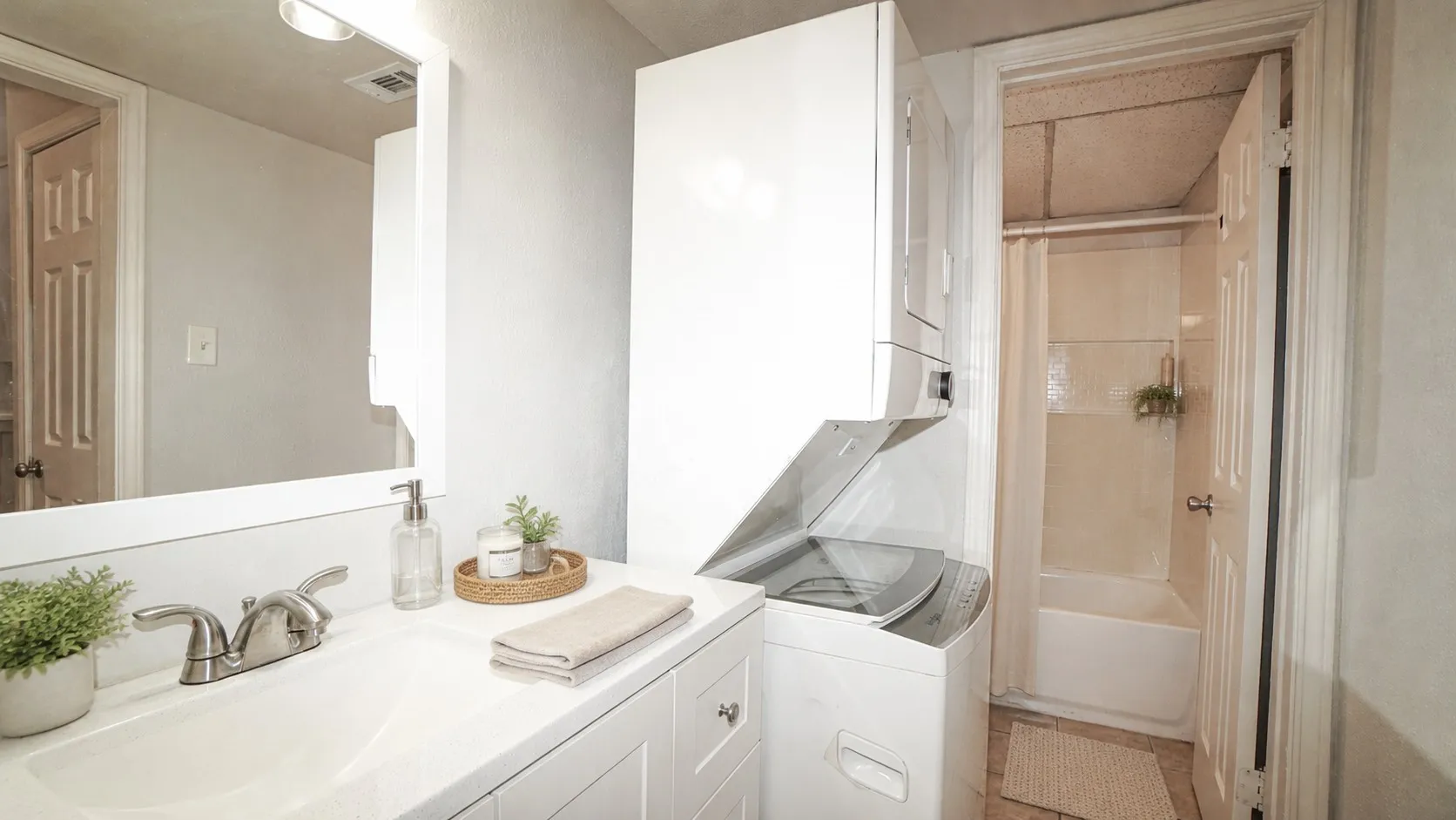 Condominium For Rent in Dallas County , 5638 Marina Drive 22, Garland, Texas 75043, 1 Bedroom, 1 Bathroom, Garage spaces, 510 Sqft, built in 1974, Price $1,000, mls#21316561, Real Estate Agent in Garland, Homes For Rent in Dallas county, Homes For Rent in Garland, Realtor in Garland Texas, Real Estate Brokerage Independent Realty Texas, Luminita Cordes Realtor