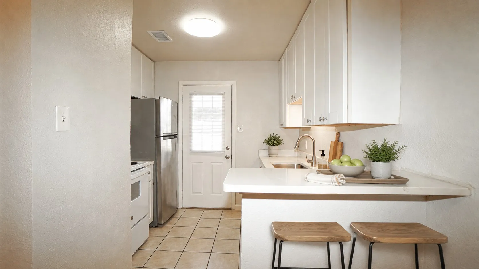 Condominium For Rent in Dallas County , 5638 Marina Drive 22, Garland, Texas 75043, 1 Bedroom, 1 Bathroom, Garage spaces, 510 Sqft, built in 1974, Price $1,000, mls#21316561, Real Estate Agent in Garland, Homes For Rent in Dallas county, Homes For Rent in Garland, Realtor in Garland Texas, Real Estate Brokerage Independent Realty Texas, Luminita Cordes Realtor
