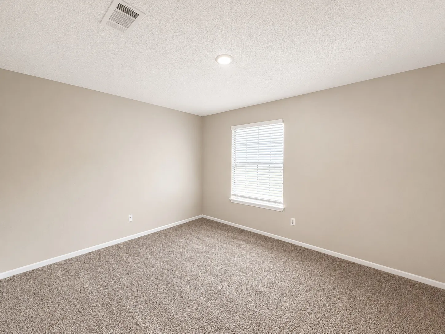 Townhouse For Rent in Tarrant County , 509 S Beverly Street 3, Crowley, Texas 76036, 2 Bedroom, 2 Bathroom, Garage spaces, 1,136 Sqft, built in 1983, mls#21317063, Real Estate Agent in Crowley, Homes For Rent in Tarrant county, Homes For Rent in Crowley, Realtor in Crowley Texas, Real Estate Brokerage Independent Realty Texas, Luminita Cordes Realtor