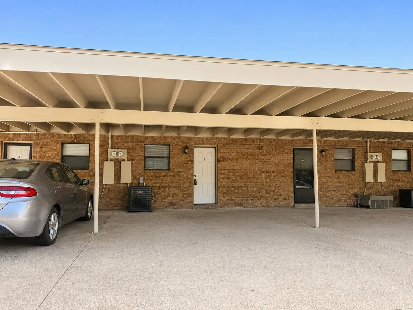 Townhouse For Rent in Tarrant County , 509 S Beverly Street 3, Crowley, Texas 76036, 2 Bedroom, 2 Bathroom, Garage spaces, 1,136 Sqft, built in 1983, mls#21317063, Real Estate Agent in Crowley, Homes For Rent in Tarrant county, Homes For Rent in Crowley, Realtor in Crowley Texas, Real Estate Brokerage Independent Realty Texas, Luminita Cordes Realtor