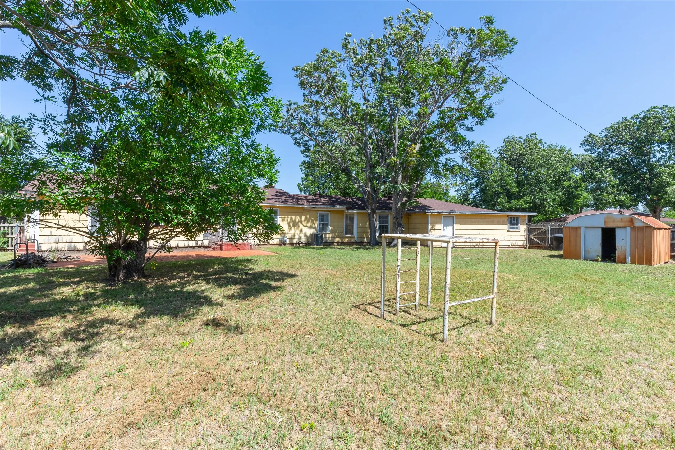 Retail For Sale in Taylor County , 3035 Buffalo Gap Road, Abilene, Texas 79605, 0, 0, Garage spaces, 0 Sqft, built in 1965, Price $599,000, mls#21312528, Real Estate Agent in Abilene, Homes For Sale in Taylor county, Homes For Sale in Abilene, Realtor in Abilene Texas, Real Estate Brokerage Independent Realty Texas, Luminita Cordes Realtor