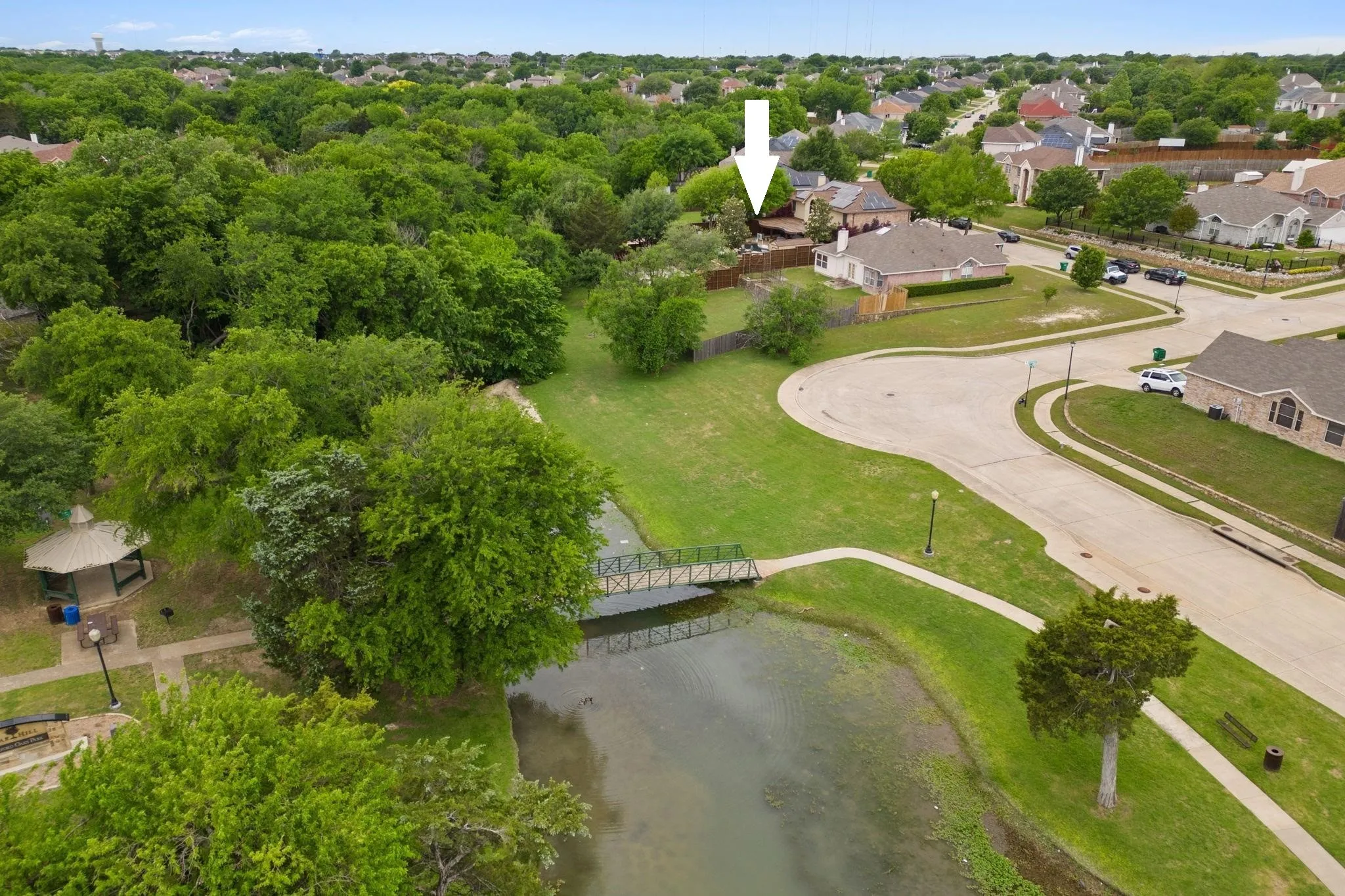 Bird's eye view with a residential view