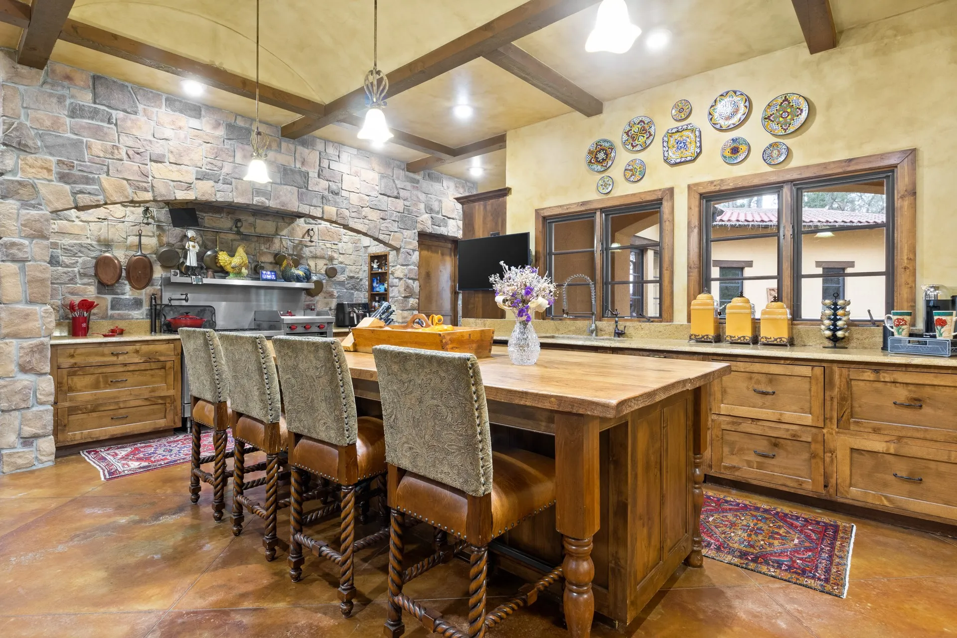 Single Family Residence For Sale in Camp County , 660 County Road 1334, Pittsburg, Texas 75686, 4 Bedroom, 4 Bathroom, 2 Garage spaces, 3,576 Sqft, built in 2007, mls#21316600, Real Estate Agent in Pittsburg, Homes For Sale in Camp county, Homes For Sale in Pittsburg, Realtor in Pittsburg Texas, Real Estate Brokerage Independent Realty Texas, Luminita Cordes Realtor