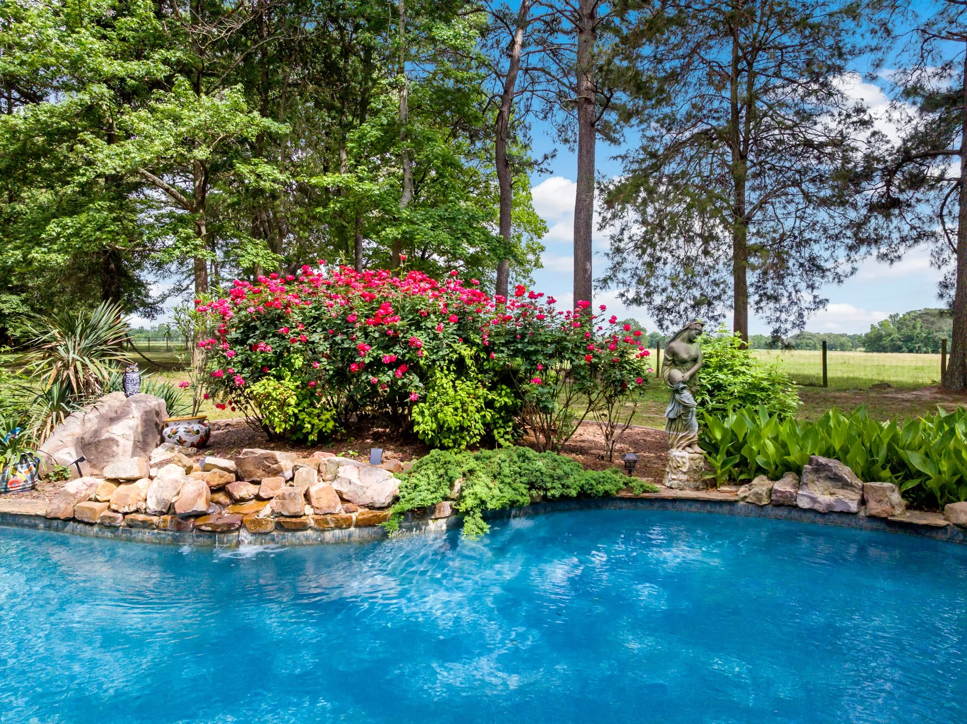 Single Family Residence For Sale in Camp County , 660 County Road 1334, Pittsburg, Texas 75686, 4 Bedroom, 4 Bathroom, 2 Garage spaces, 3,576 Sqft, built in 2007, mls#21316600, Real Estate Agent in Pittsburg, Homes For Sale in Camp county, Homes For Sale in Pittsburg, Realtor in Pittsburg Texas, Real Estate Brokerage Independent Realty Texas, Luminita Cordes Realtor