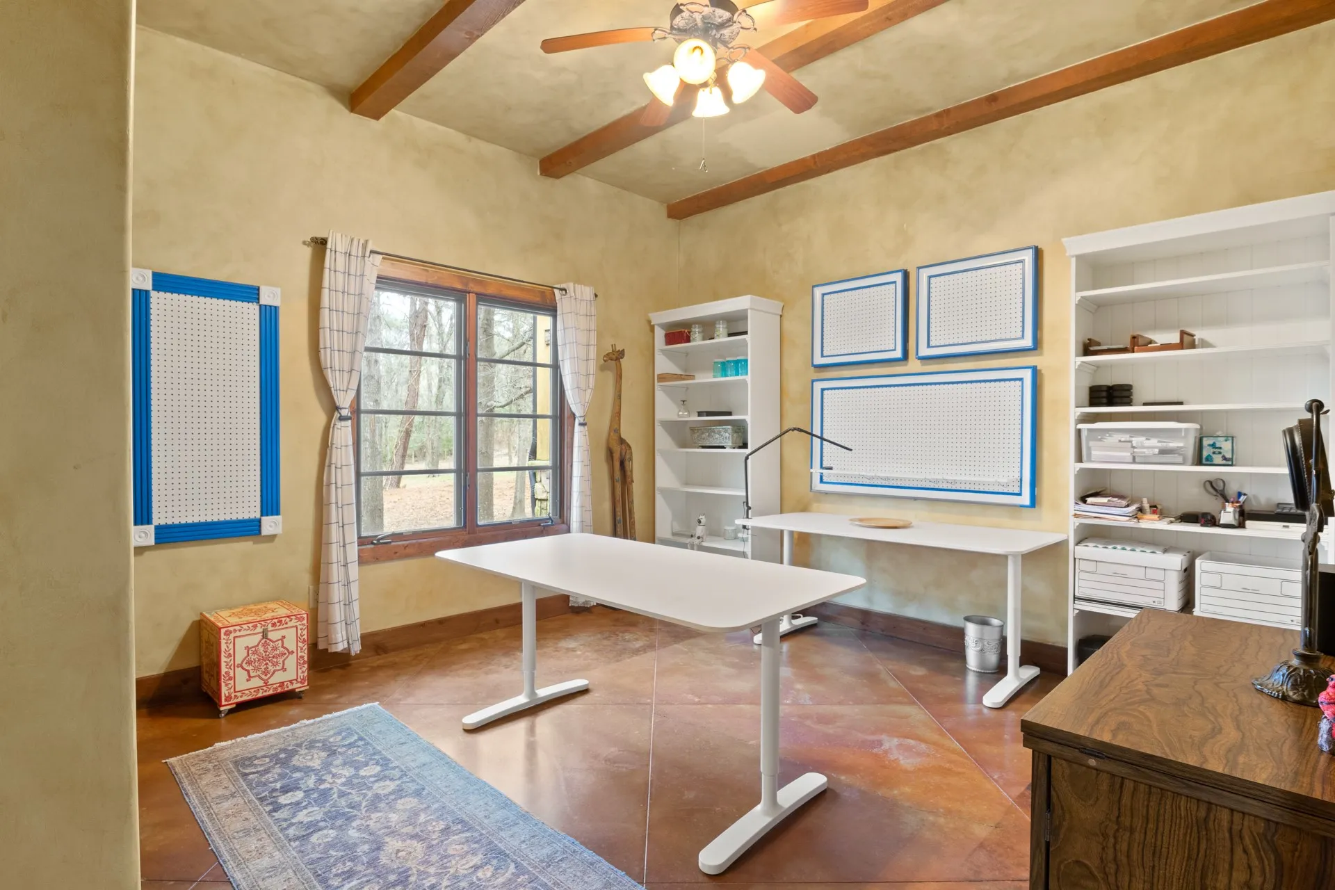Single Family Residence For Sale in Camp County , 660 County Road 1334, Pittsburg, Texas 75686, 4 Bedroom, 4 Bathroom, 2 Garage spaces, 3,576 Sqft, built in 2007, mls#21316600, Real Estate Agent in Pittsburg, Homes For Sale in Camp county, Homes For Sale in Pittsburg, Realtor in Pittsburg Texas, Real Estate Brokerage Independent Realty Texas, Luminita Cordes Realtor