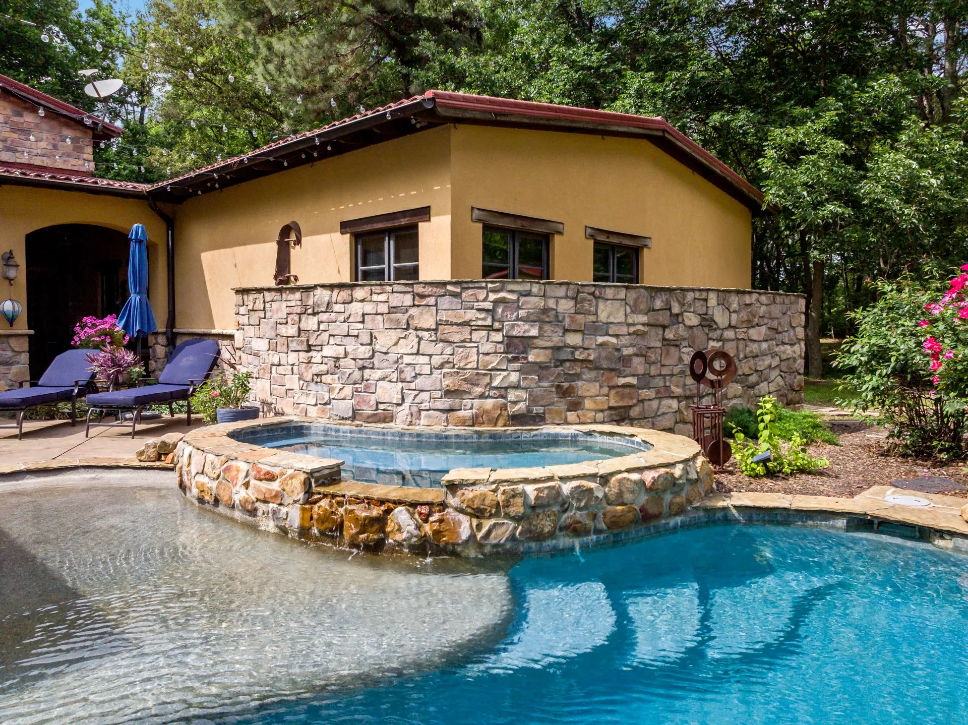 Single Family Residence For Sale in Camp County , 660 County Road 1334, Pittsburg, Texas 75686, 4 Bedroom, 4 Bathroom, 2 Garage spaces, 3,576 Sqft, built in 2007, mls#21316600, Real Estate Agent in Pittsburg, Homes For Sale in Camp county, Homes For Sale in Pittsburg, Realtor in Pittsburg Texas, Real Estate Brokerage Independent Realty Texas, Luminita Cordes Realtor