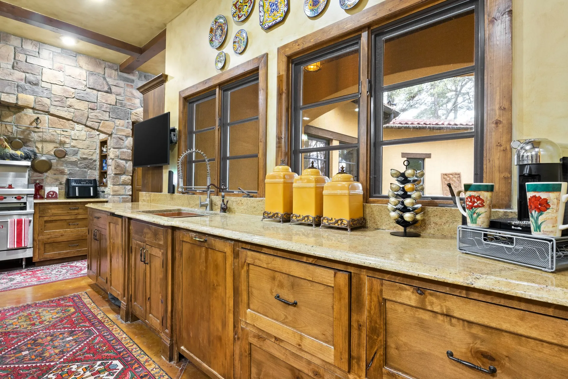 Single Family Residence For Sale in Camp County , 660 County Road 1334, Pittsburg, Texas 75686, 4 Bedroom, 4 Bathroom, 2 Garage spaces, 3,576 Sqft, built in 2007, mls#21316600, Real Estate Agent in Pittsburg, Homes For Sale in Camp county, Homes For Sale in Pittsburg, Realtor in Pittsburg Texas, Real Estate Brokerage Independent Realty Texas, Luminita Cordes Realtor