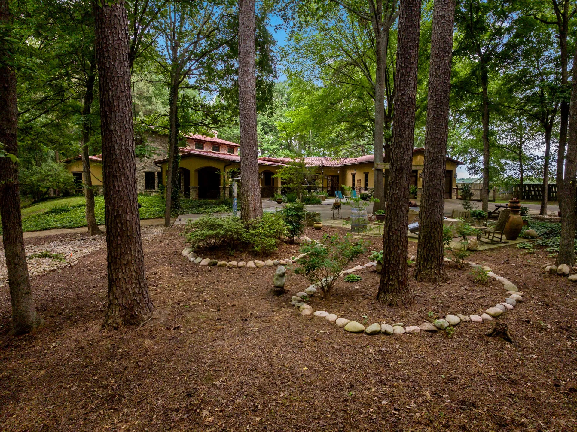 Single Family Residence For Sale in Camp County , 660 County Road 1334, Pittsburg, Texas 75686, 4 Bedroom, 4 Bathroom, 2 Garage spaces, 3,576 Sqft, built in 2007, mls#21316600, Real Estate Agent in Pittsburg, Homes For Sale in Camp county, Homes For Sale in Pittsburg, Realtor in Pittsburg Texas, Real Estate Brokerage Independent Realty Texas, Luminita Cordes Realtor