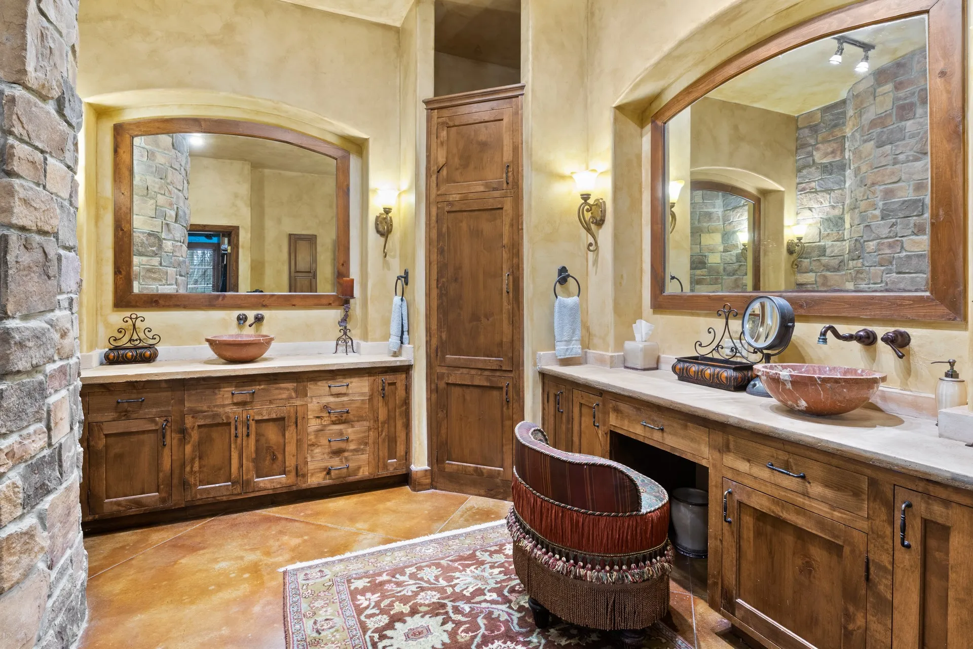 Single Family Residence For Sale in Camp County , 660 County Road 1334, Pittsburg, Texas 75686, 4 Bedroom, 4 Bathroom, 2 Garage spaces, 3,576 Sqft, built in 2007, mls#21316600, Real Estate Agent in Pittsburg, Homes For Sale in Camp county, Homes For Sale in Pittsburg, Realtor in Pittsburg Texas, Real Estate Brokerage Independent Realty Texas, Luminita Cordes Realtor