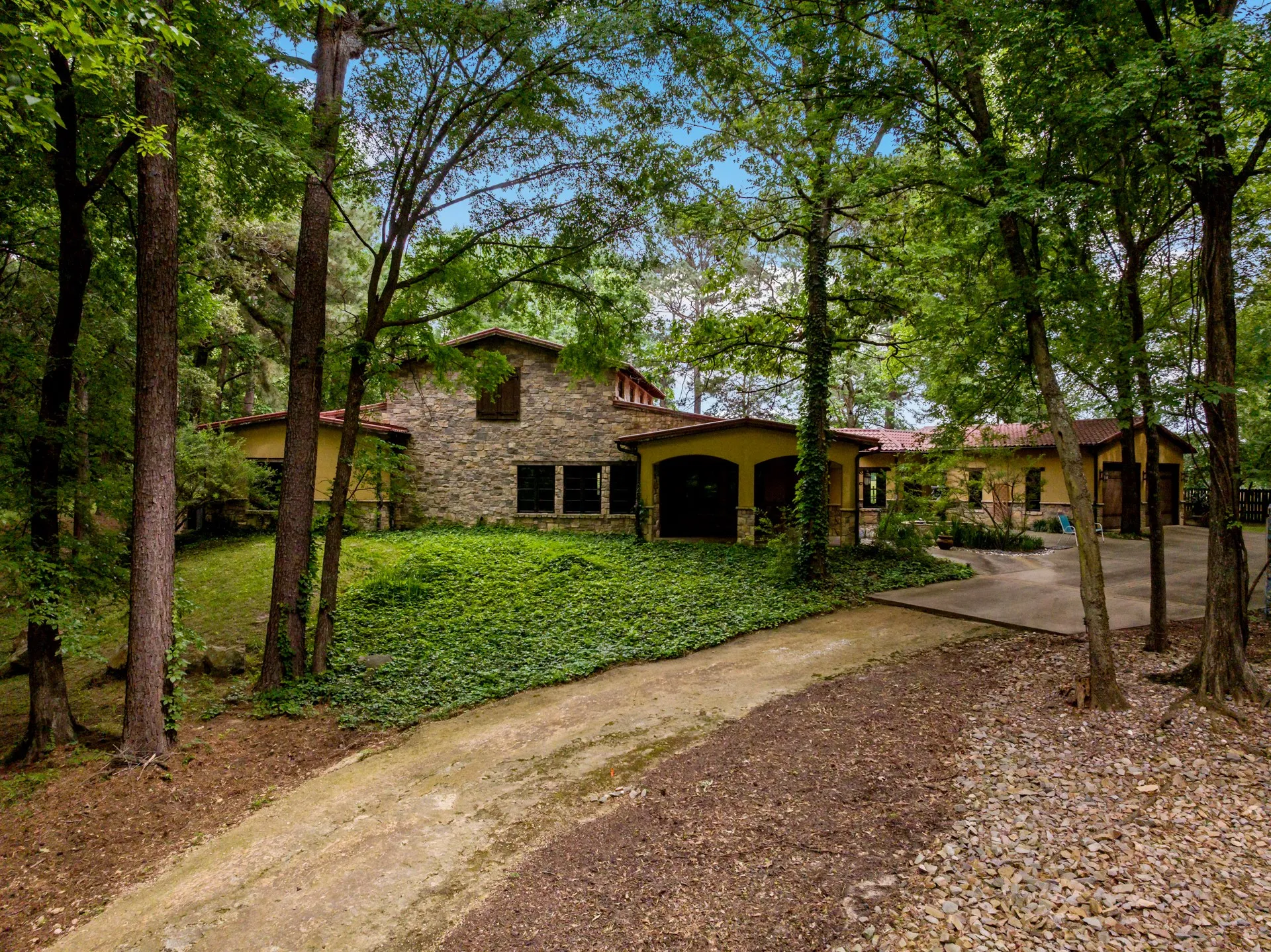 Single Family Residence For Sale in Camp County , 660 County Road 1334, Pittsburg, Texas 75686, 4 Bedroom, 4 Bathroom, 2 Garage spaces, 3,576 Sqft, built in 2007, mls#21316600, Real Estate Agent in Pittsburg, Homes For Sale in Camp county, Homes For Sale in Pittsburg, Realtor in Pittsburg Texas, Real Estate Brokerage Independent Realty Texas, Luminita Cordes Realtor