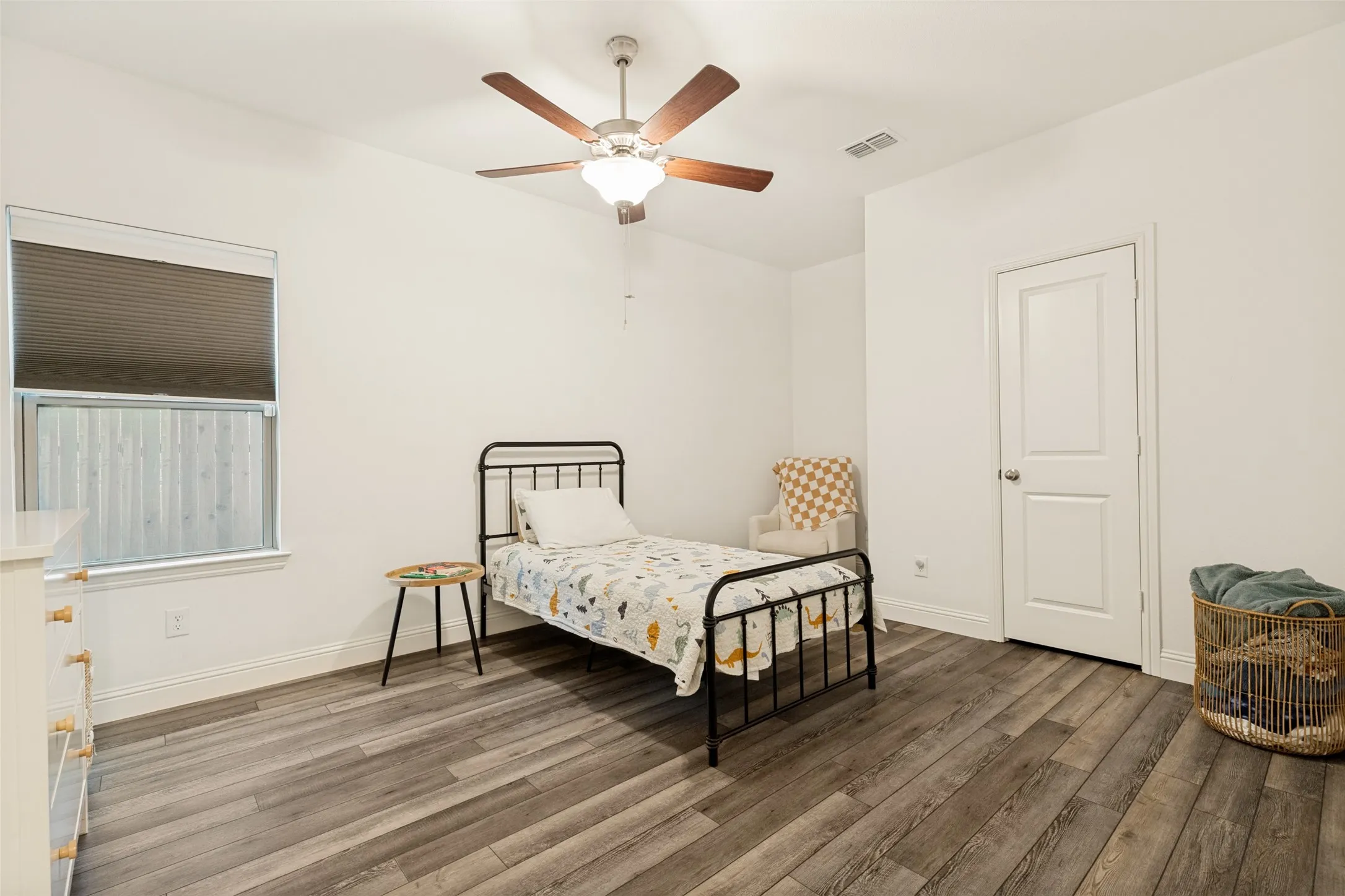 Single Family Residence For Sale in Collin County , 4015 Cloverleaf Trail, Melissa, Texas 75454, 4 Bedroom, 3 Bathroom, 3 Garage spaces, 2,919 Sqft, built in 2021, mls#21316136, Real Estate Agent in Melissa, Homes For Sale in Collin county, Homes For Sale in Melissa, Realtor in Melissa Texas, Real Estate Brokerage Independent Realty Texas, Luminita Cordes Realtor