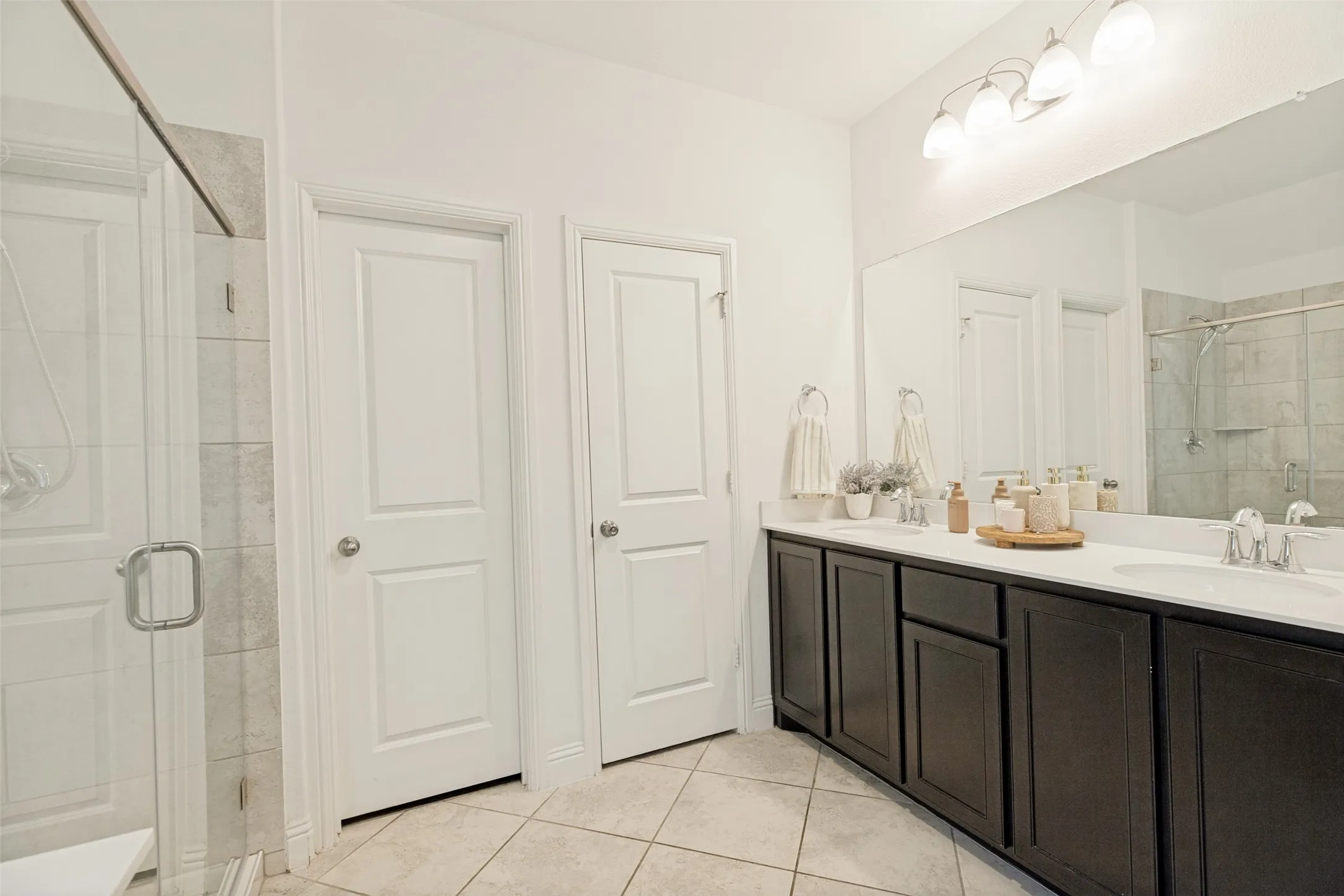 Single Family Residence For Sale in Collin County , 4015 Cloverleaf Trail, Melissa, Texas 75454, 4 Bedroom, 3 Bathroom, 3 Garage spaces, 2,919 Sqft, built in 2021, mls#21316136, Real Estate Agent in Melissa, Homes For Sale in Collin county, Homes For Sale in Melissa, Realtor in Melissa Texas, Real Estate Brokerage Independent Realty Texas, Luminita Cordes Realtor