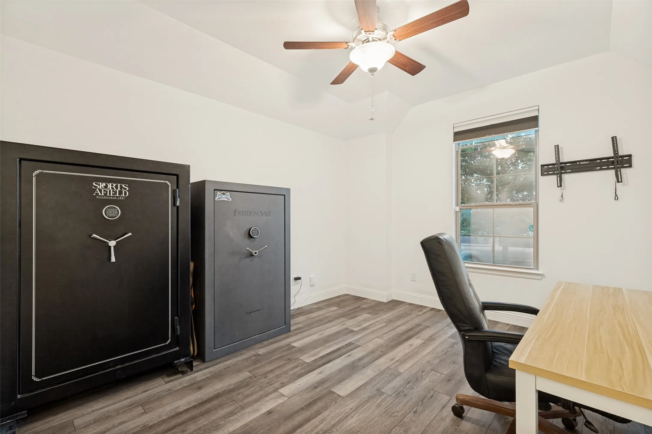 Single Family Residence For Sale in Collin County , 4015 Cloverleaf Trail, Melissa, Texas 75454, 4 Bedroom, 3 Bathroom, 3 Garage spaces, 2,919 Sqft, built in 2021, mls#21316136, Real Estate Agent in Melissa, Homes For Sale in Collin county, Homes For Sale in Melissa, Realtor in Melissa Texas, Real Estate Brokerage Independent Realty Texas, Luminita Cordes Realtor