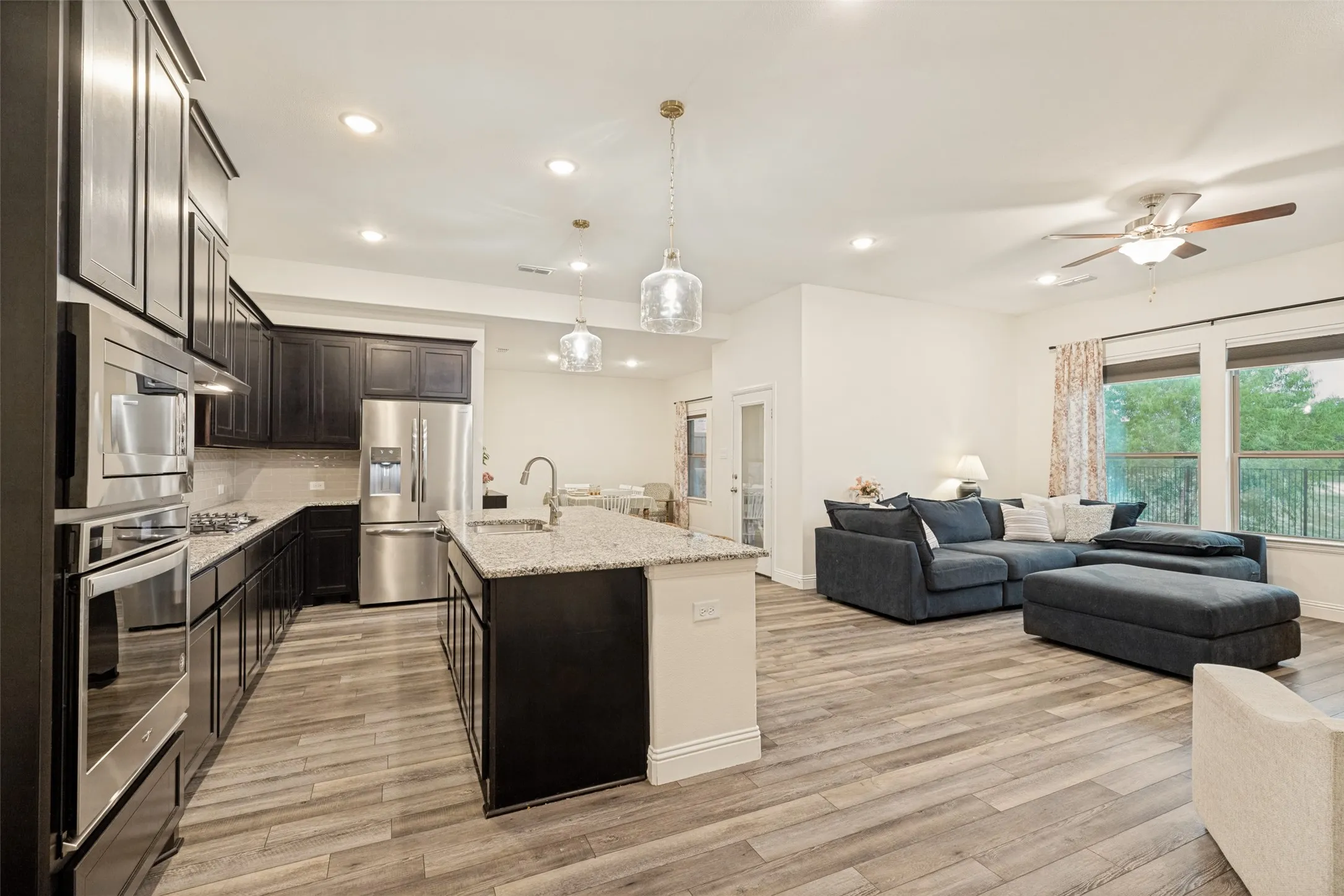 Single Family Residence For Sale in Collin County , 4015 Cloverleaf Trail, Melissa, Texas 75454, 4 Bedroom, 3 Bathroom, 3 Garage spaces, 2,919 Sqft, built in 2021, mls#21316136, Real Estate Agent in Melissa, Homes For Sale in Collin county, Homes For Sale in Melissa, Realtor in Melissa Texas, Real Estate Brokerage Independent Realty Texas, Luminita Cordes Realtor