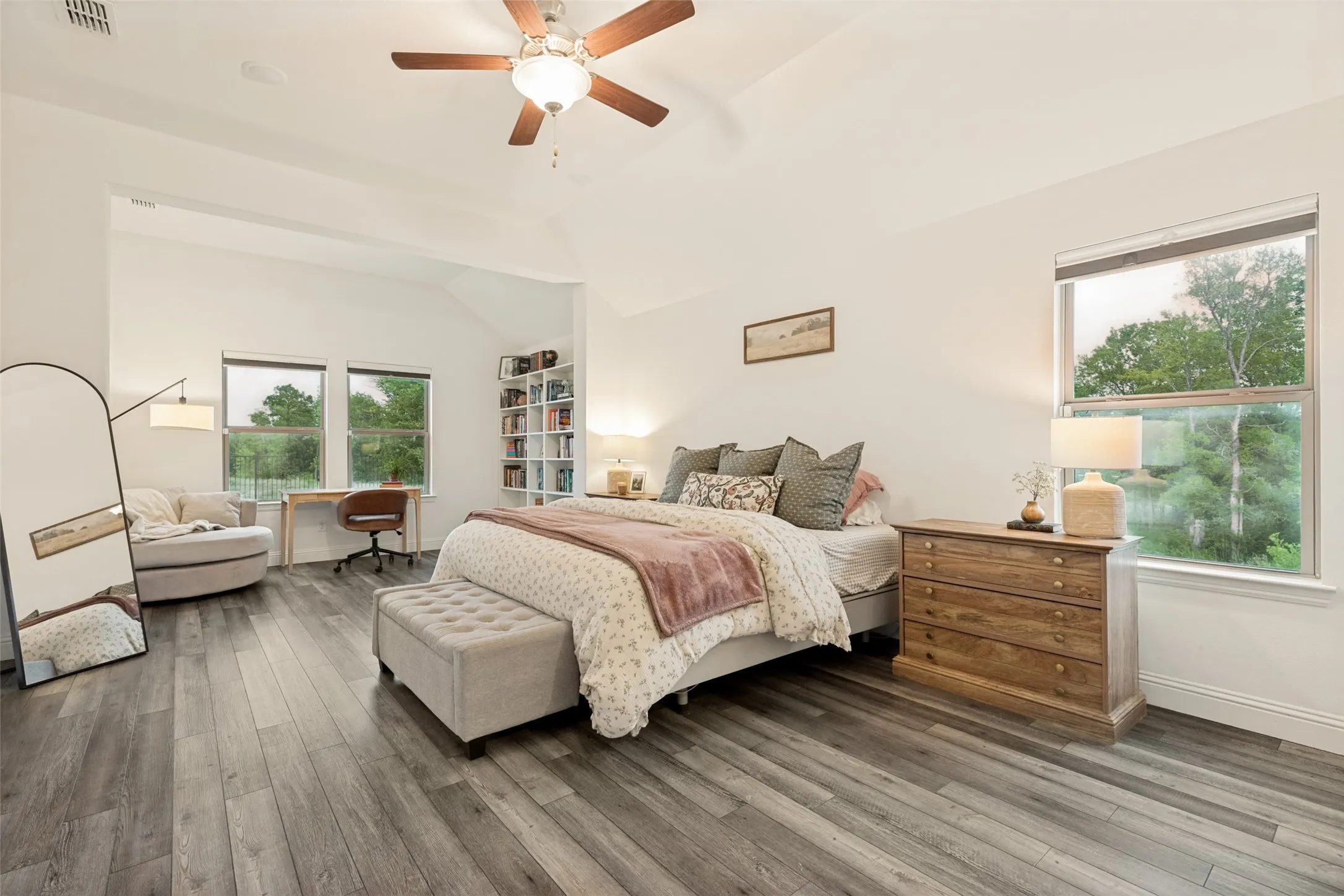 Single Family Residence For Sale in Collin County , 4015 Cloverleaf Trail, Melissa, Texas 75454, 4 Bedroom, 3 Bathroom, 3 Garage spaces, 2,919 Sqft, built in 2021, mls#21316136, Real Estate Agent in Melissa, Homes For Sale in Collin county, Homes For Sale in Melissa, Realtor in Melissa Texas, Real Estate Brokerage Independent Realty Texas, Luminita Cordes Realtor