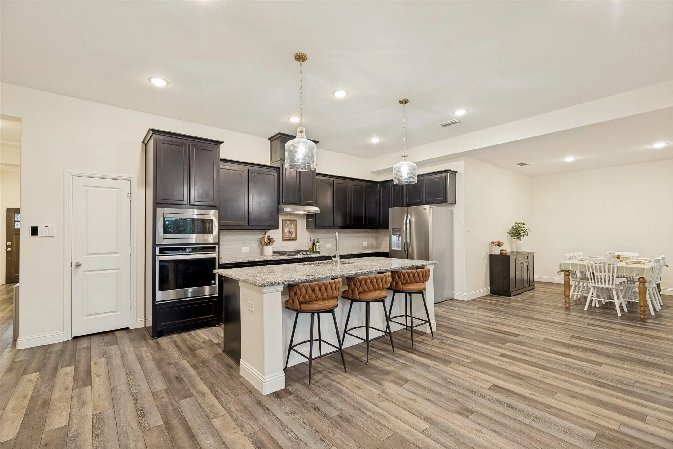 Single Family Residence For Sale in Collin County , 4015 Cloverleaf Trail, Melissa, Texas 75454, 4 Bedroom, 3 Bathroom, 3 Garage spaces, 2,919 Sqft, built in 2021, mls#21316136, Real Estate Agent in Melissa, Homes For Sale in Collin county, Homes For Sale in Melissa, Realtor in Melissa Texas, Real Estate Brokerage Independent Realty Texas, Luminita Cordes Realtor
