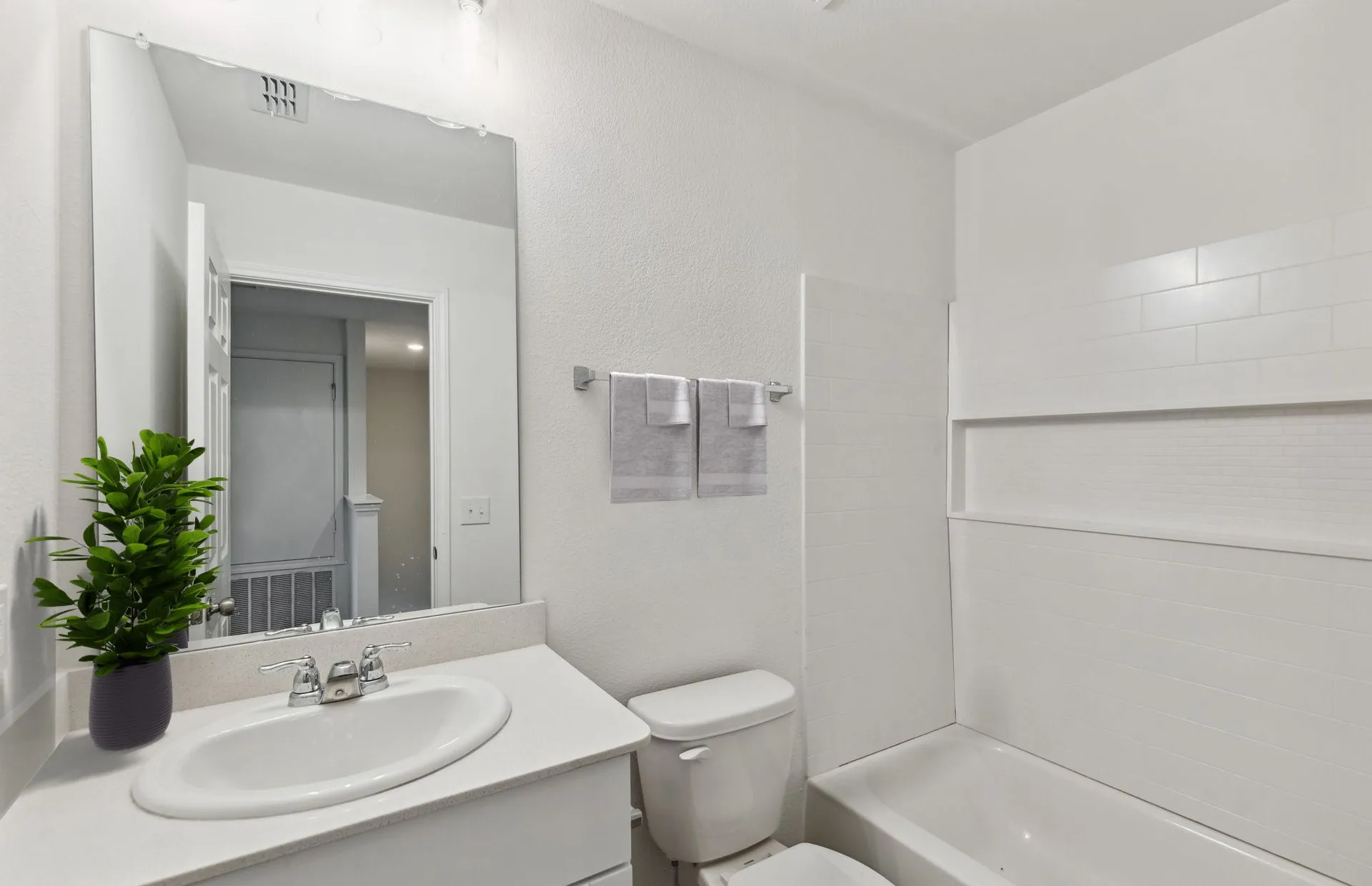 *Virtual Representation - Spacious secondary bathroom