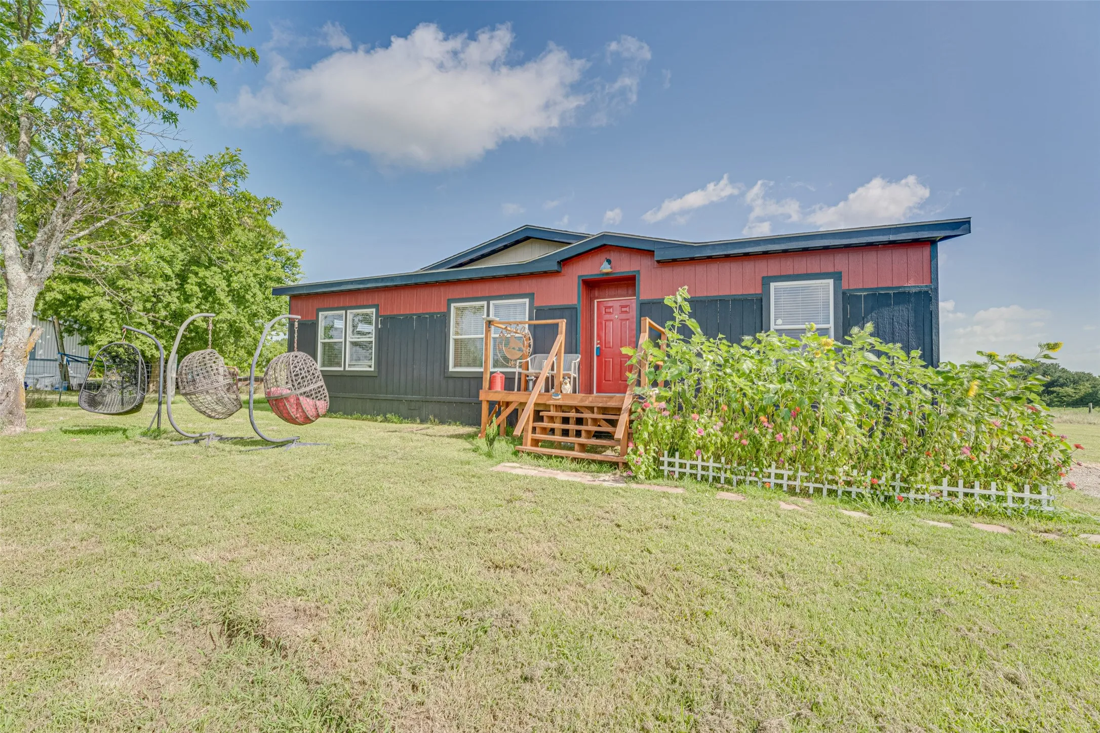 Manufactured Home For Sale in Hunt County , 3912 County Road 4119, Campbell, Texas 75422, 3 Bedroom, 2 Bathroom, Garage spaces, 1,440 Sqft, built in 2022, mls#21317107, Real Estate Agent in Campbell, Homes For Sale in Hunt county, Homes For Sale in Campbell, Realtor in Campbell Texas, Real Estate Brokerage Independent Realty Texas, Luminita Cordes Realtor