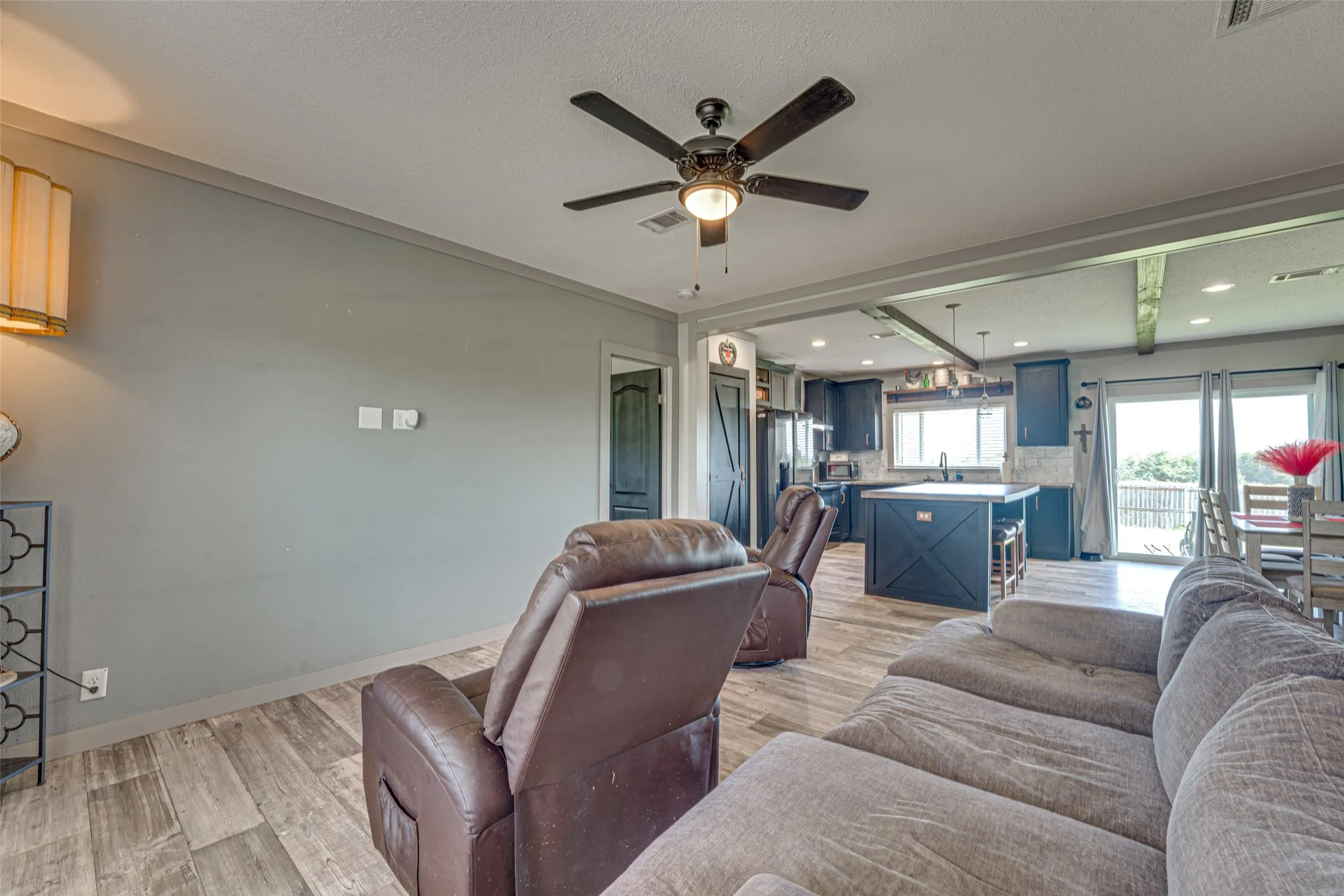 Manufactured Home For Sale in Hunt County , 3912 County Road 4119, Campbell, Texas 75422, 3 Bedroom, 2 Bathroom, Garage spaces, 1,440 Sqft, built in 2022, mls#21317107, Real Estate Agent in Campbell, Homes For Sale in Hunt county, Homes For Sale in Campbell, Realtor in Campbell Texas, Real Estate Brokerage Independent Realty Texas, Luminita Cordes Realtor