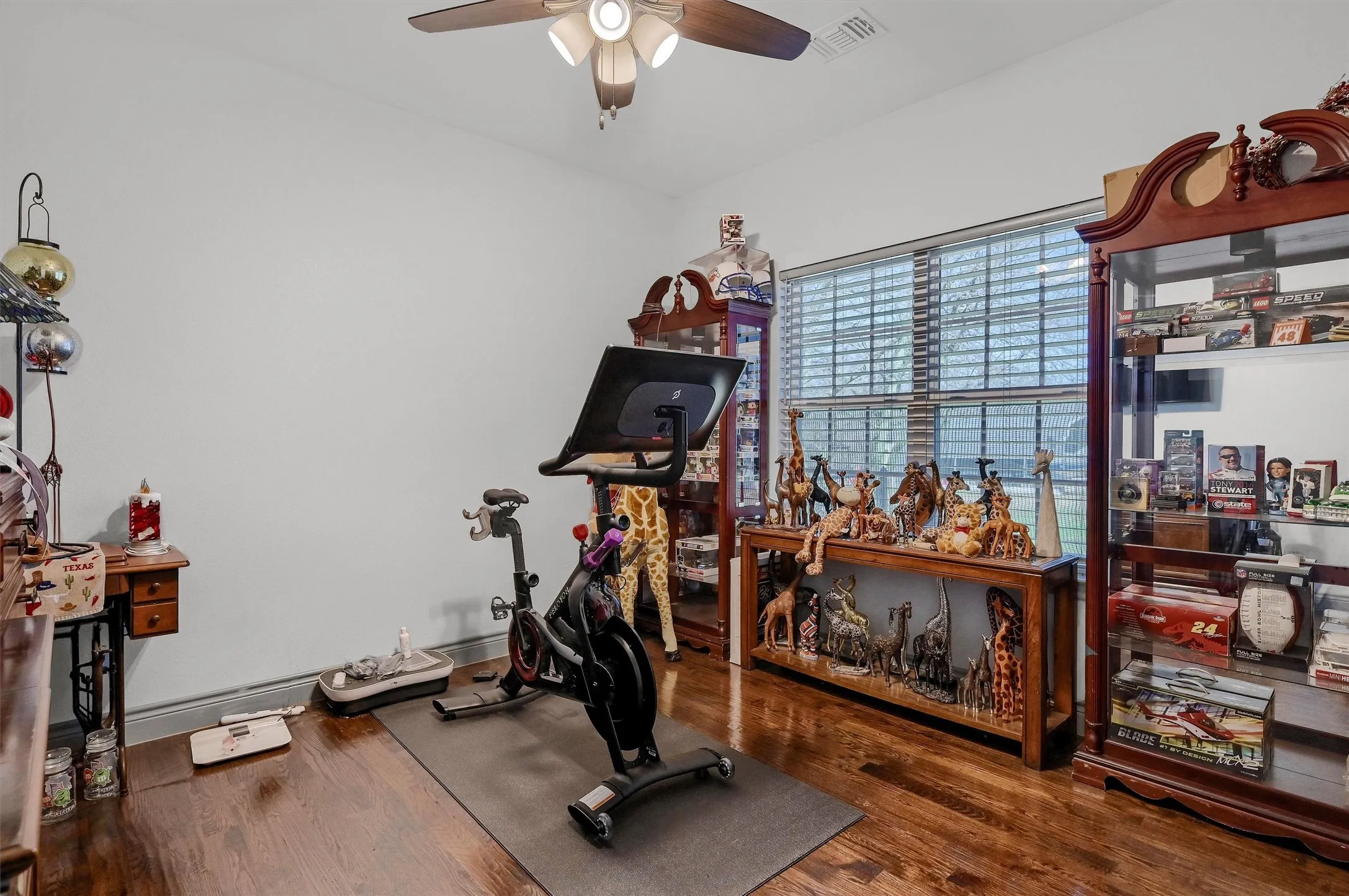 Single Family Residence For Rent in Collin County , 17405 W Fm 455, Celina, Texas 75009, 4 Bedroom, 4 Bathroom, 2 Garage spaces, 2,078 Sqft, built in 2020, Price $3,500, mls#21312738, Real Estate Agent in Celina, Homes For Rent in Collin county, Homes For Rent in Celina, Realtor in Celina Texas, Real Estate Brokerage Independent Realty Texas, Luminita Cordes Realtor