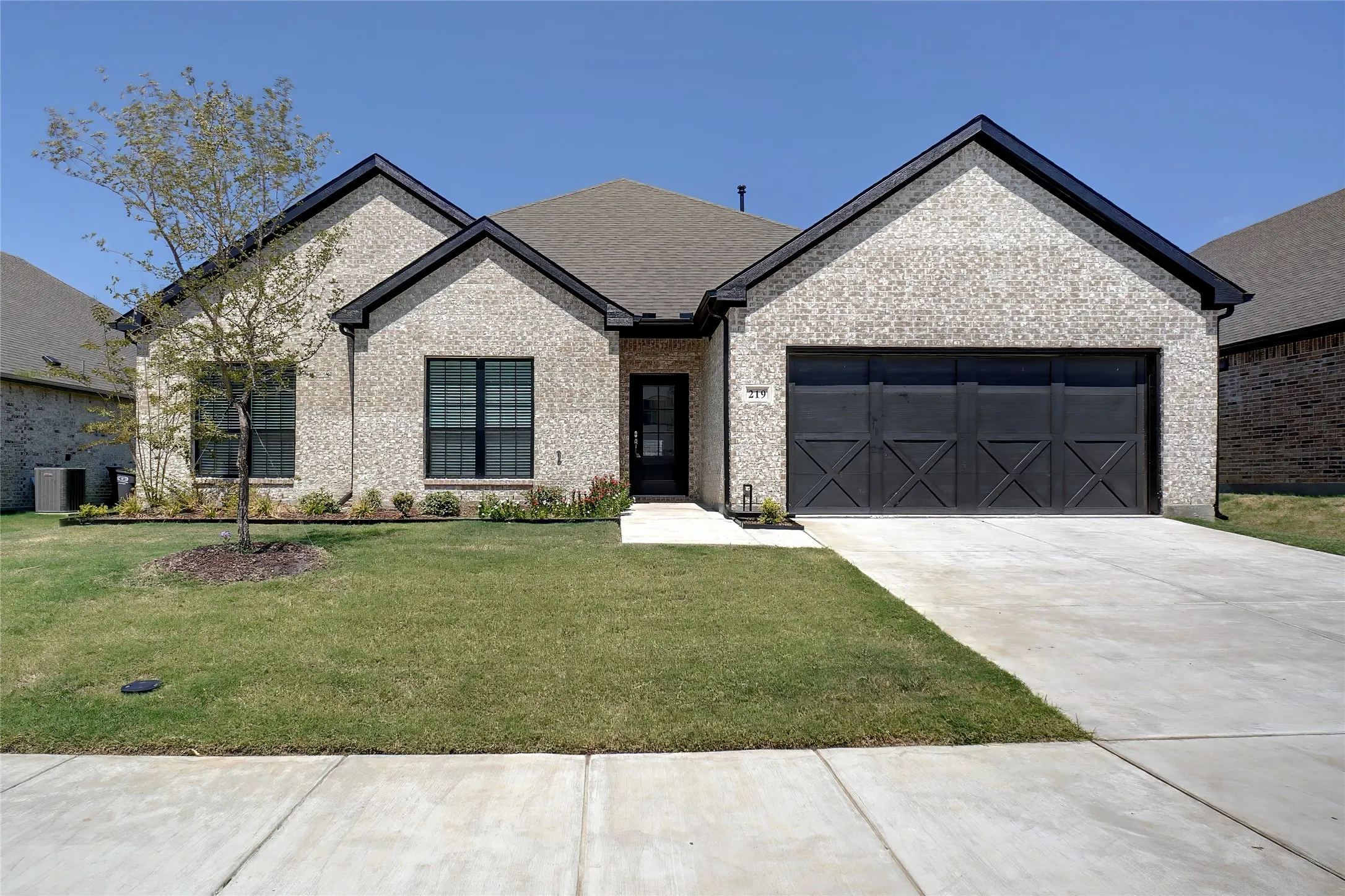 Single Family Residence For Rent in Collin County , 219 Community Drive, Lavon, Texas 75166, 4 Bedroom, 3 Bathroom, 2 Garage spaces, 2,900 Sqft, built in 2022, mls#21317122, Real Estate Agent in Lavon, Homes For Rent in Collin county, Homes For Rent in Lavon, Realtor in Lavon Texas, Real Estate Brokerage Independent Realty Texas, Luminita Cordes Realtor