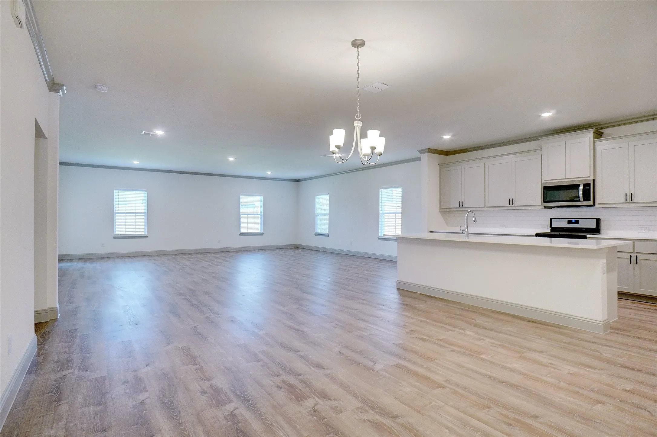 Single Family Residence For Rent in Collin County , 219 Community Drive, Lavon, Texas 75166, 4 Bedroom, 3 Bathroom, 2 Garage spaces, 2,900 Sqft, built in 2022, mls#21317122, Real Estate Agent in Lavon, Homes For Rent in Collin county, Homes For Rent in Lavon, Realtor in Lavon Texas, Real Estate Brokerage Independent Realty Texas, Luminita Cordes Realtor